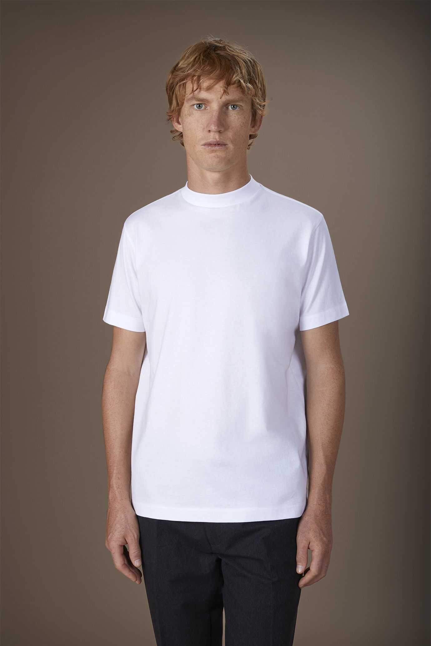 T-shirt uomo con collo alto regular fit image number 0