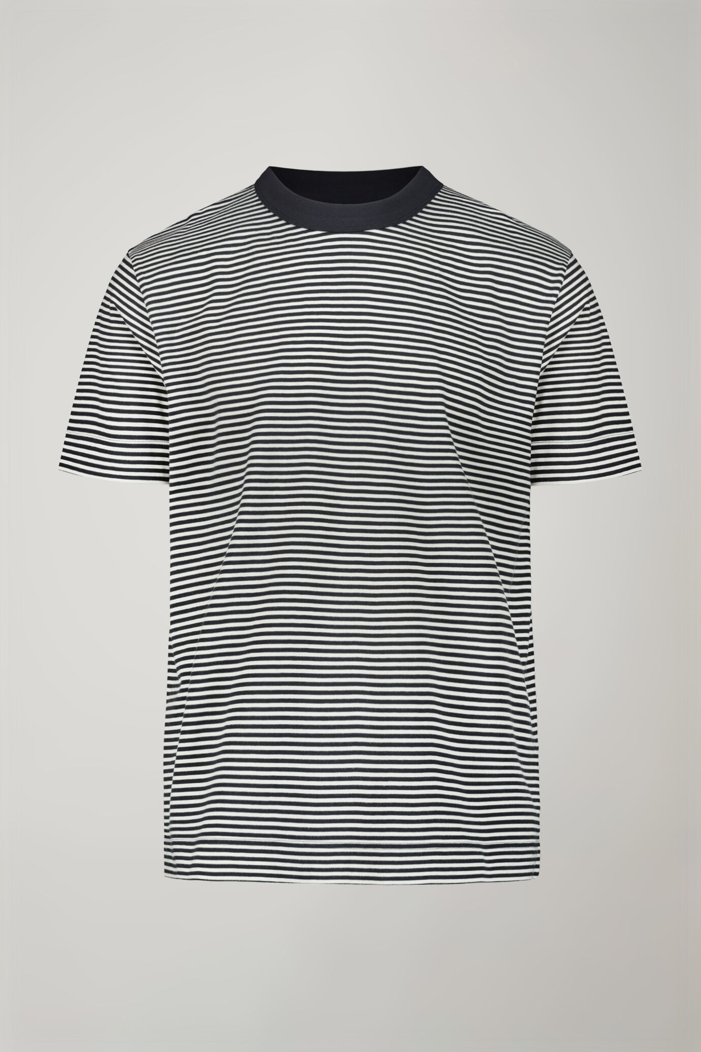 T-shirt homme à col rond en 100 % coton à motif rayé coupe régulière image number 4