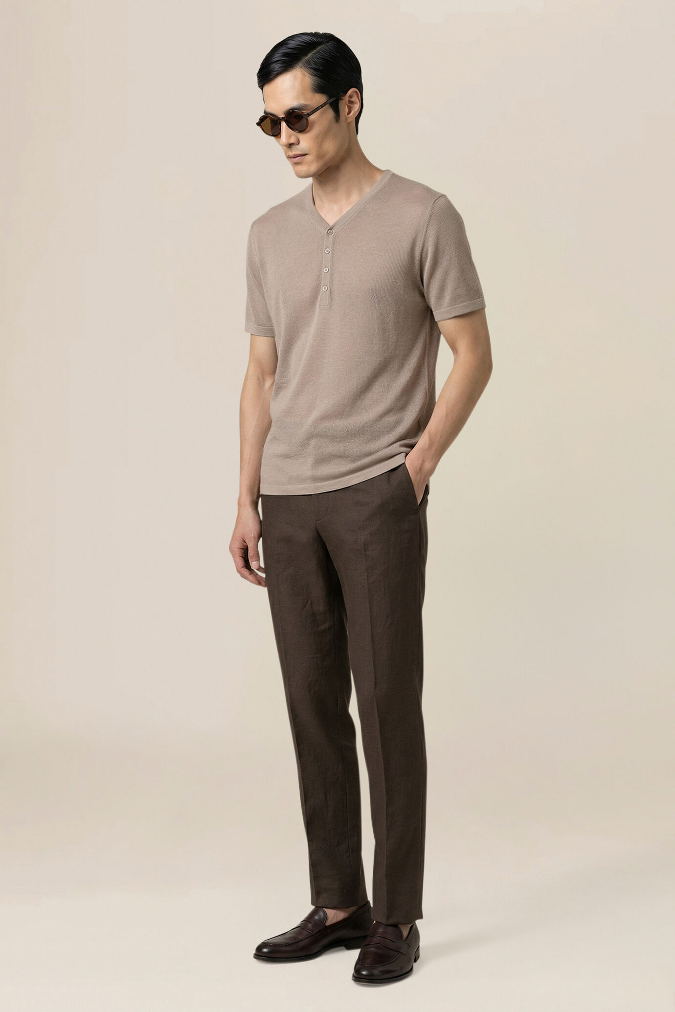 Herren-T-Shirt aus 100 % Leinen-Cr&ecirc;pe mit Kn&ouml;pfen image number 0