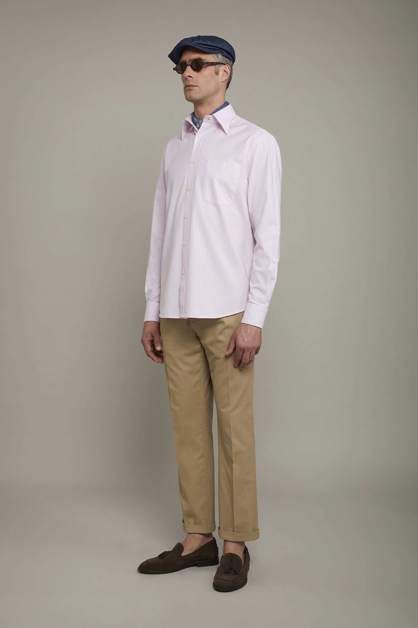 Camicia classica uomo collo button down tessuto Oxford rigato ultra leggero comfort fit image number 1