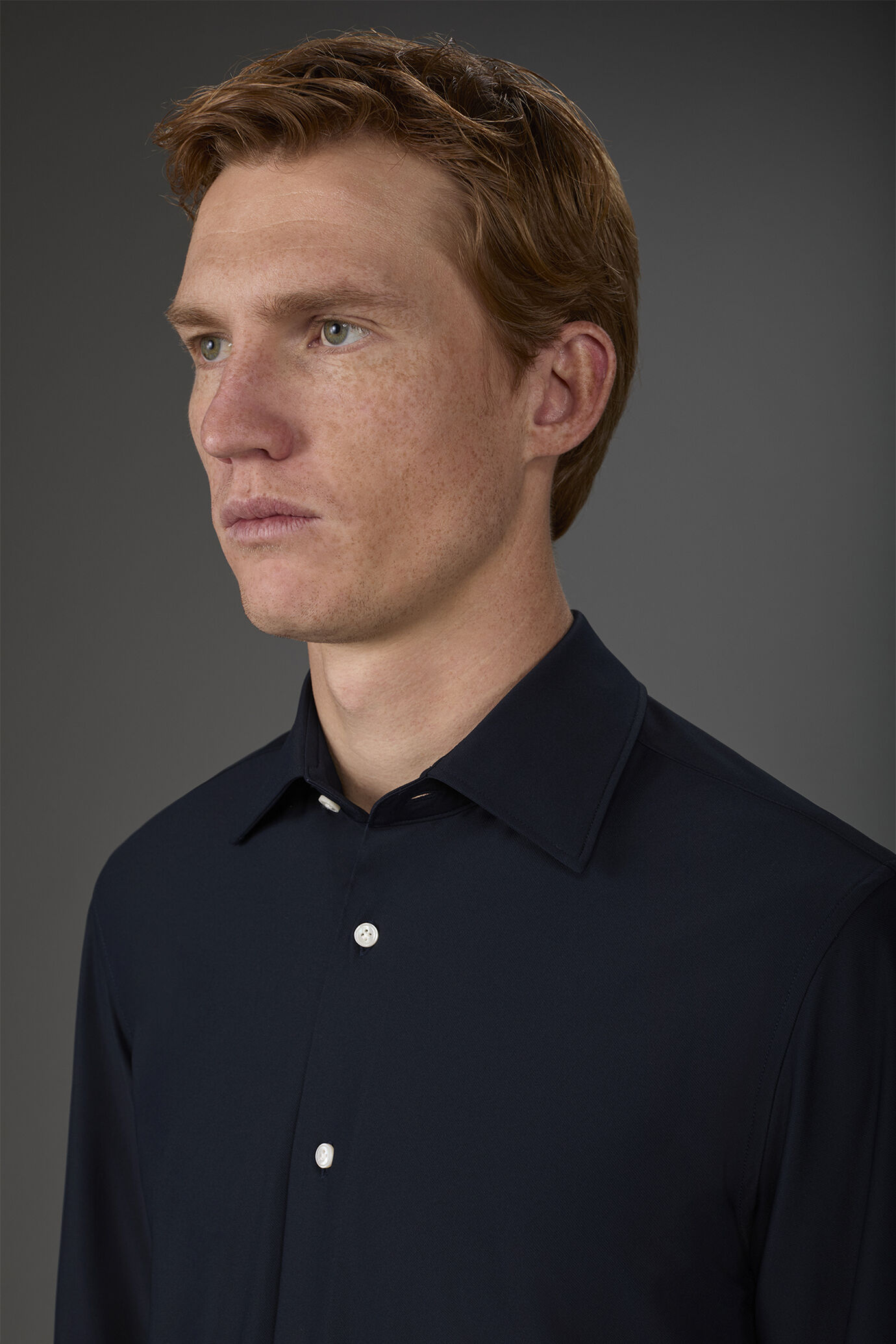 Camicia uomo stretch collo classico tessuto in nylon elasticizzato costruzione twill no-stiro image number 1