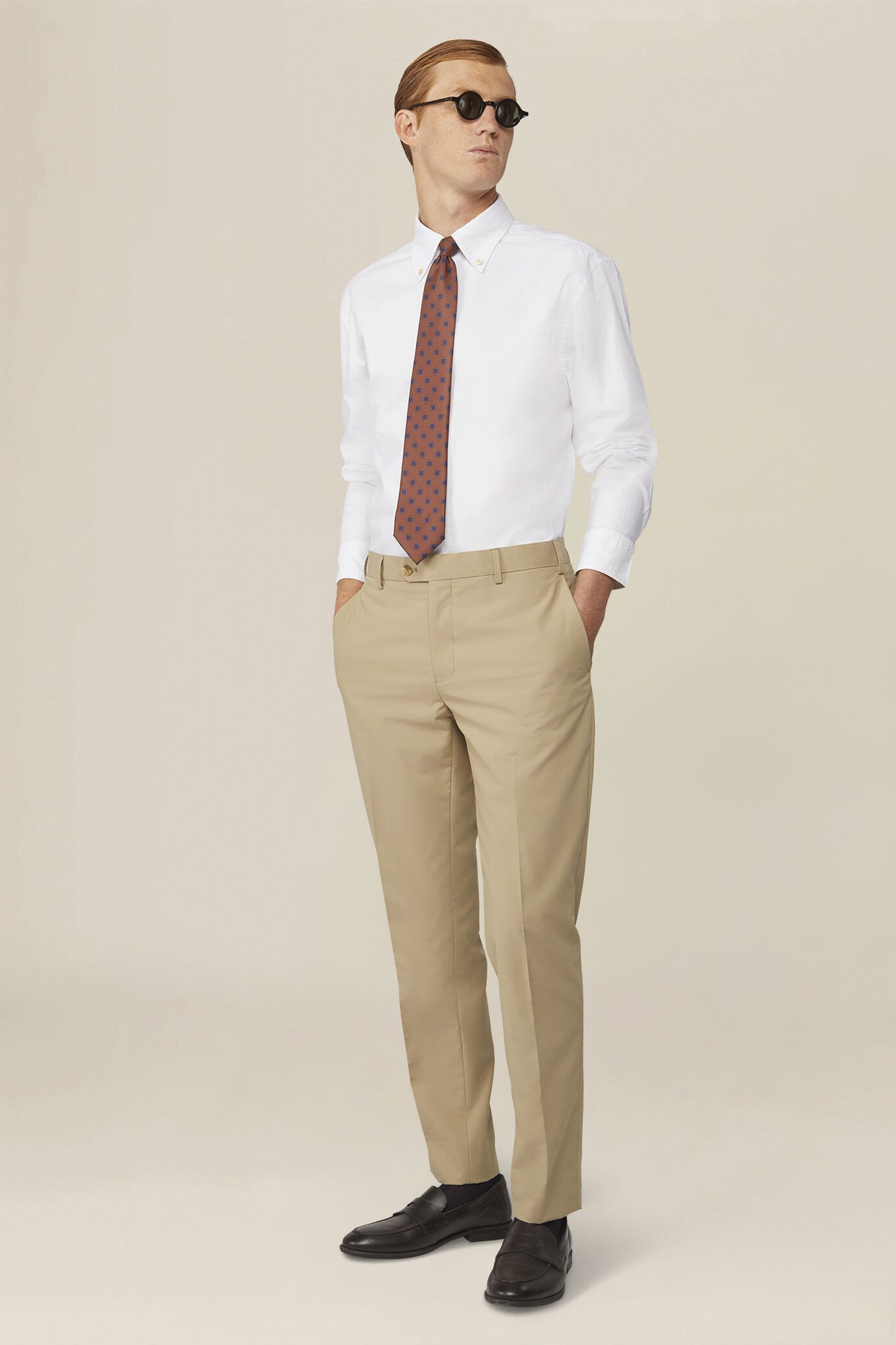 Herrenhemd aus 100 % Baumwolle Oxford, einfarbig, mit Button-Down-Kragen image number 1