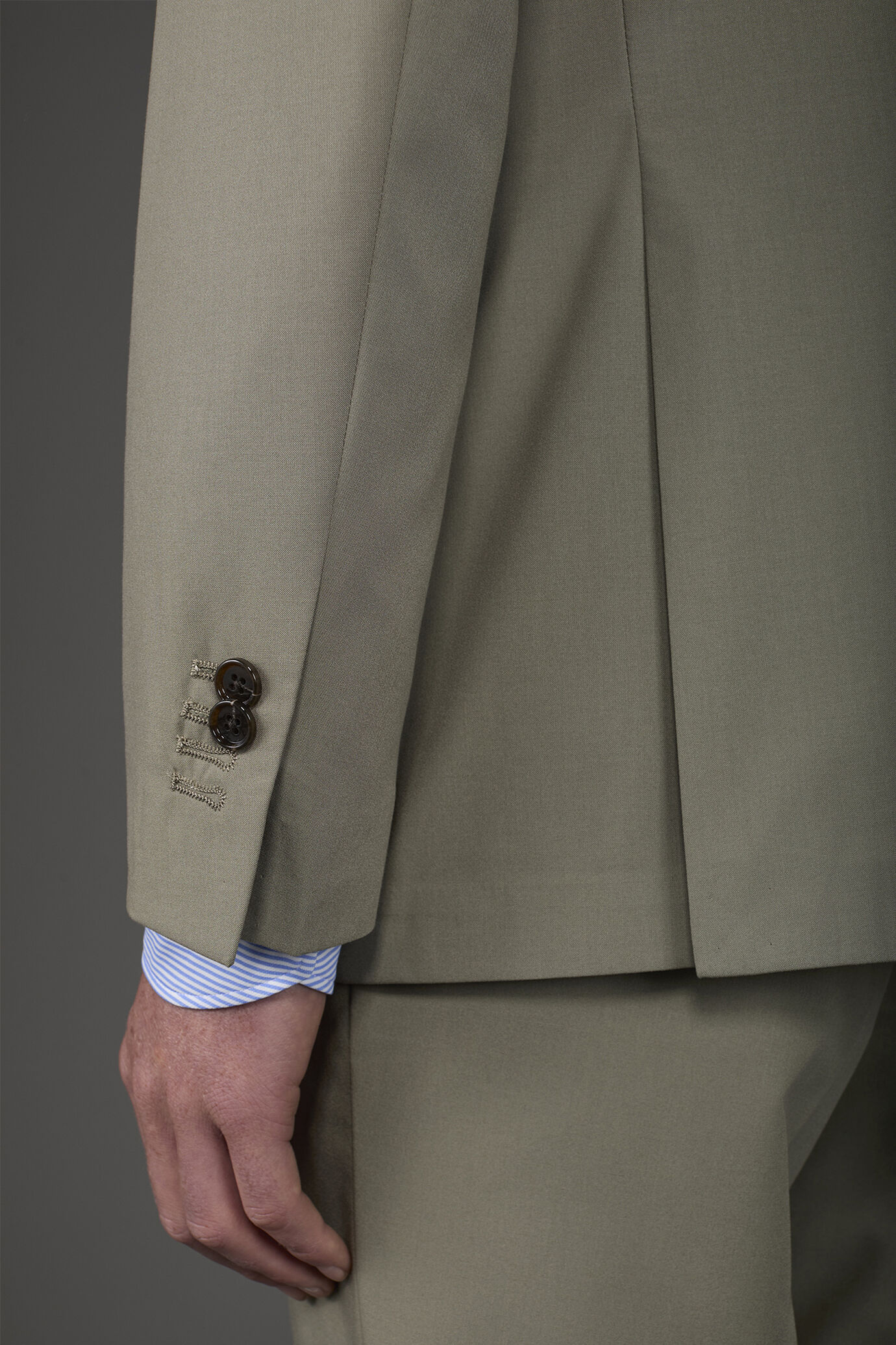 Abito uomo monopetto con pantalone ad una pinces image number 3