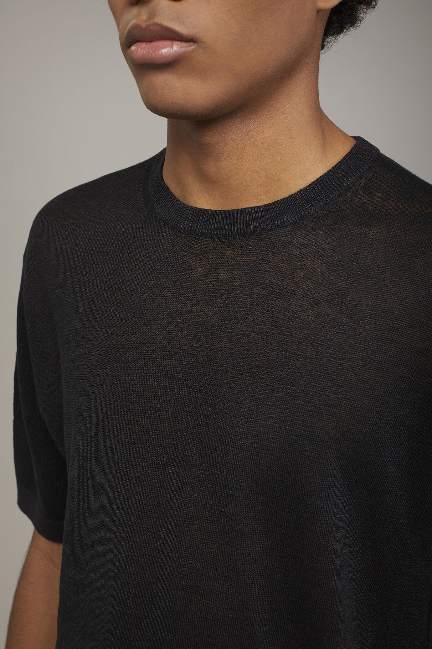 T-shirt uomo in maglia 100% lino con manica corta regular fit image number 3
