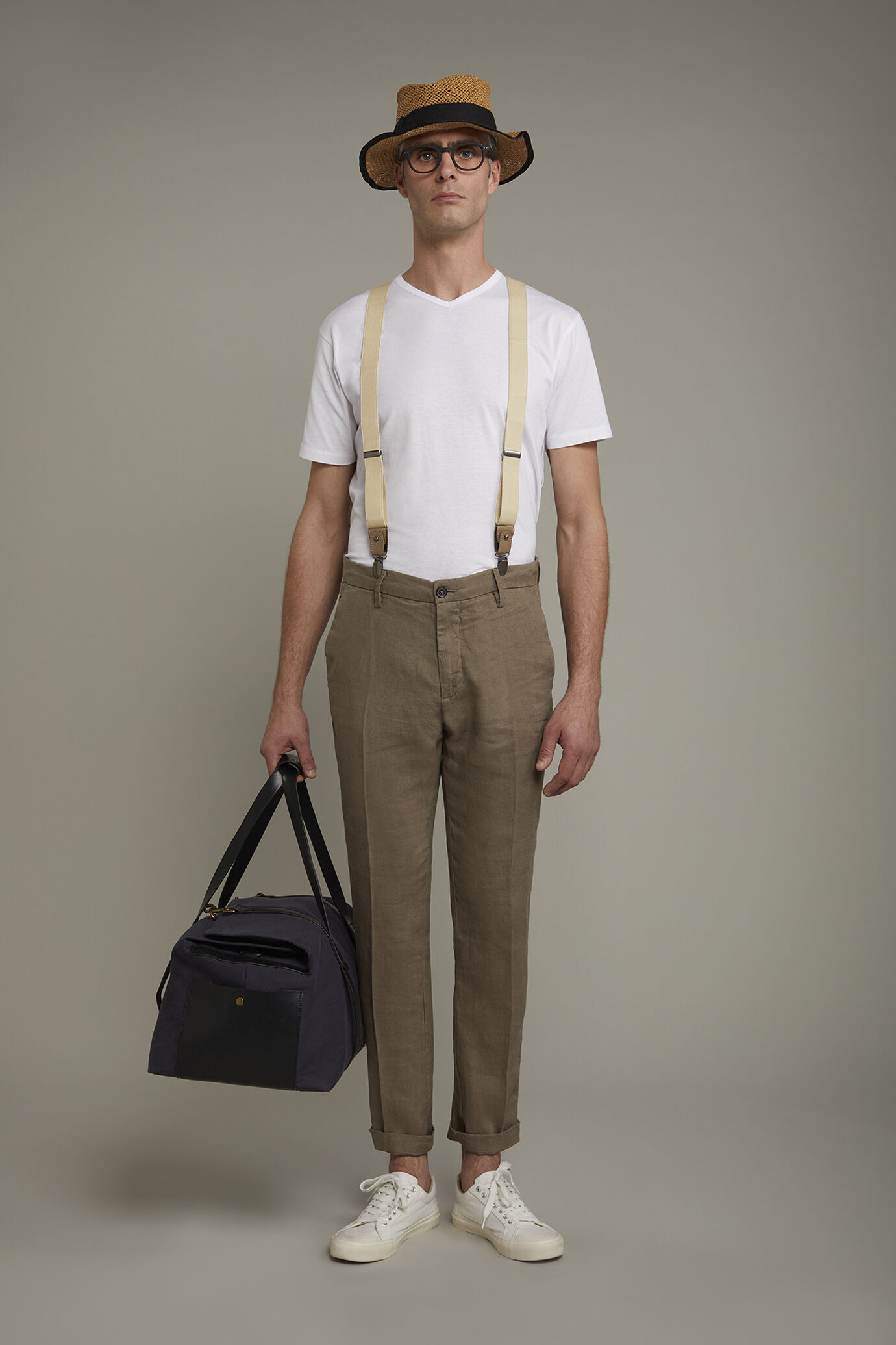 T-shirt uomo scollo a v 100% cotone in jersey regular fit image number 0