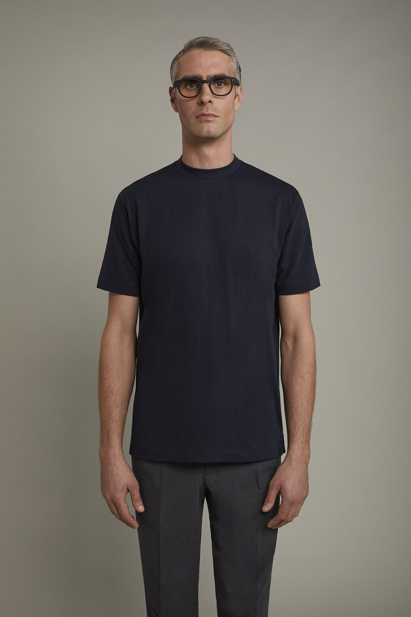 Herren-T-Shirt mit Rundhalsausschnitt aus 100 % Baumwolle in normaler Passform