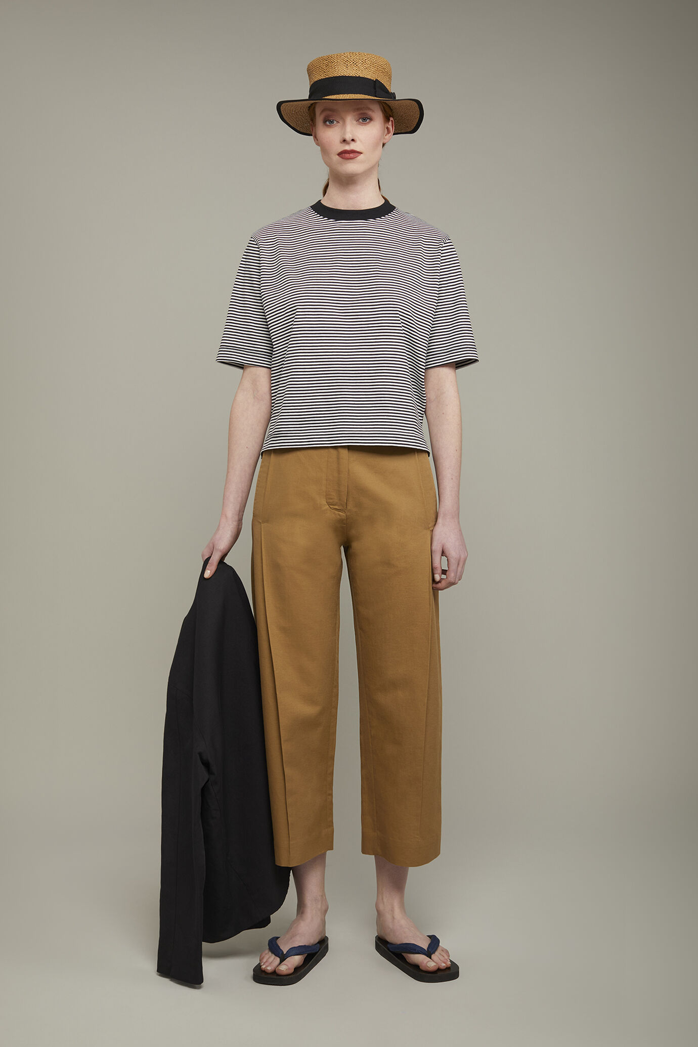 Damen-T-Shirt aus 100 % Baumwolljersey in normaler Passform image number 0