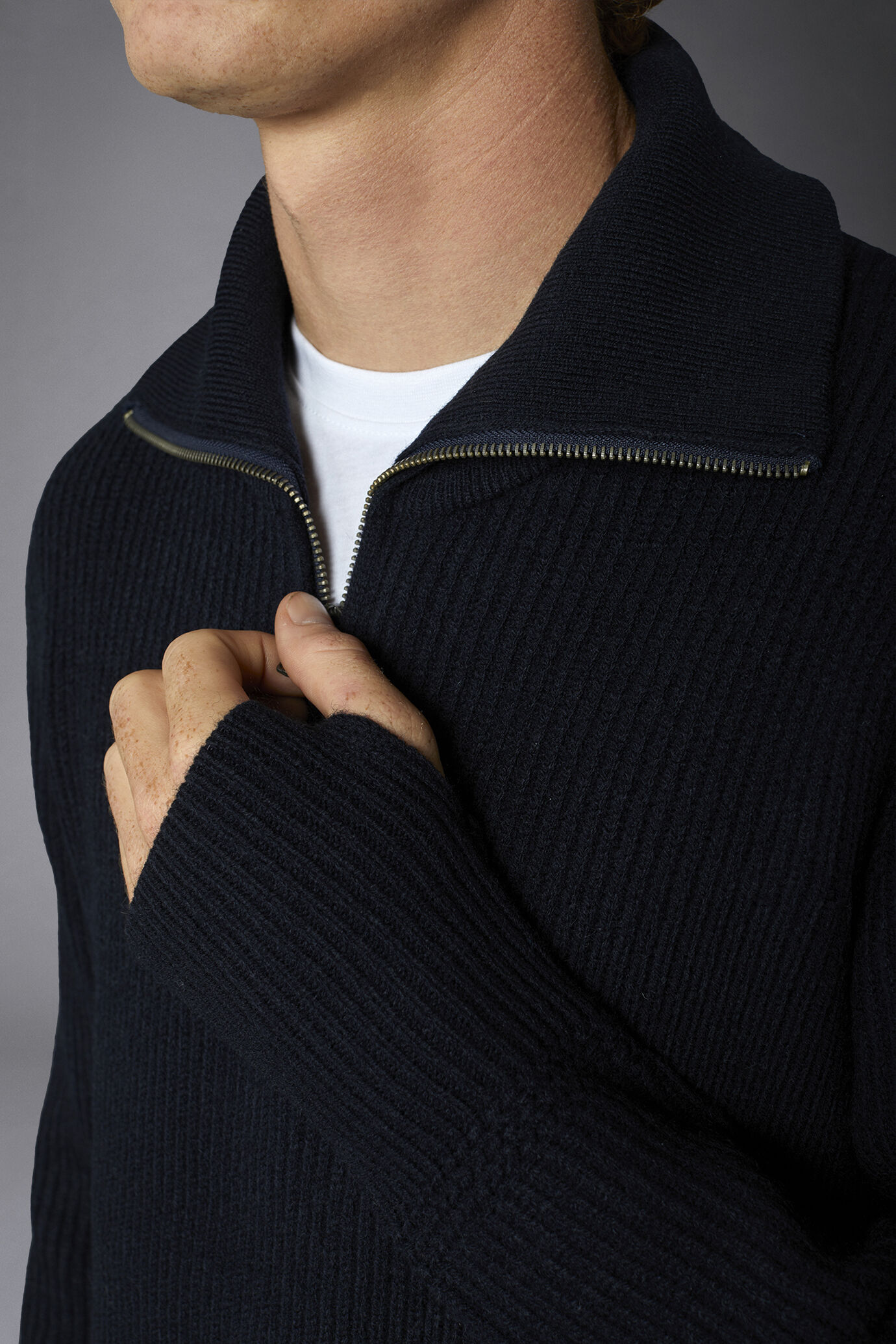 Pullover aus einer Wollmischung mit Rei&szlig;verschluss und englischem Rippenstrick in normaler Passform image number 2
