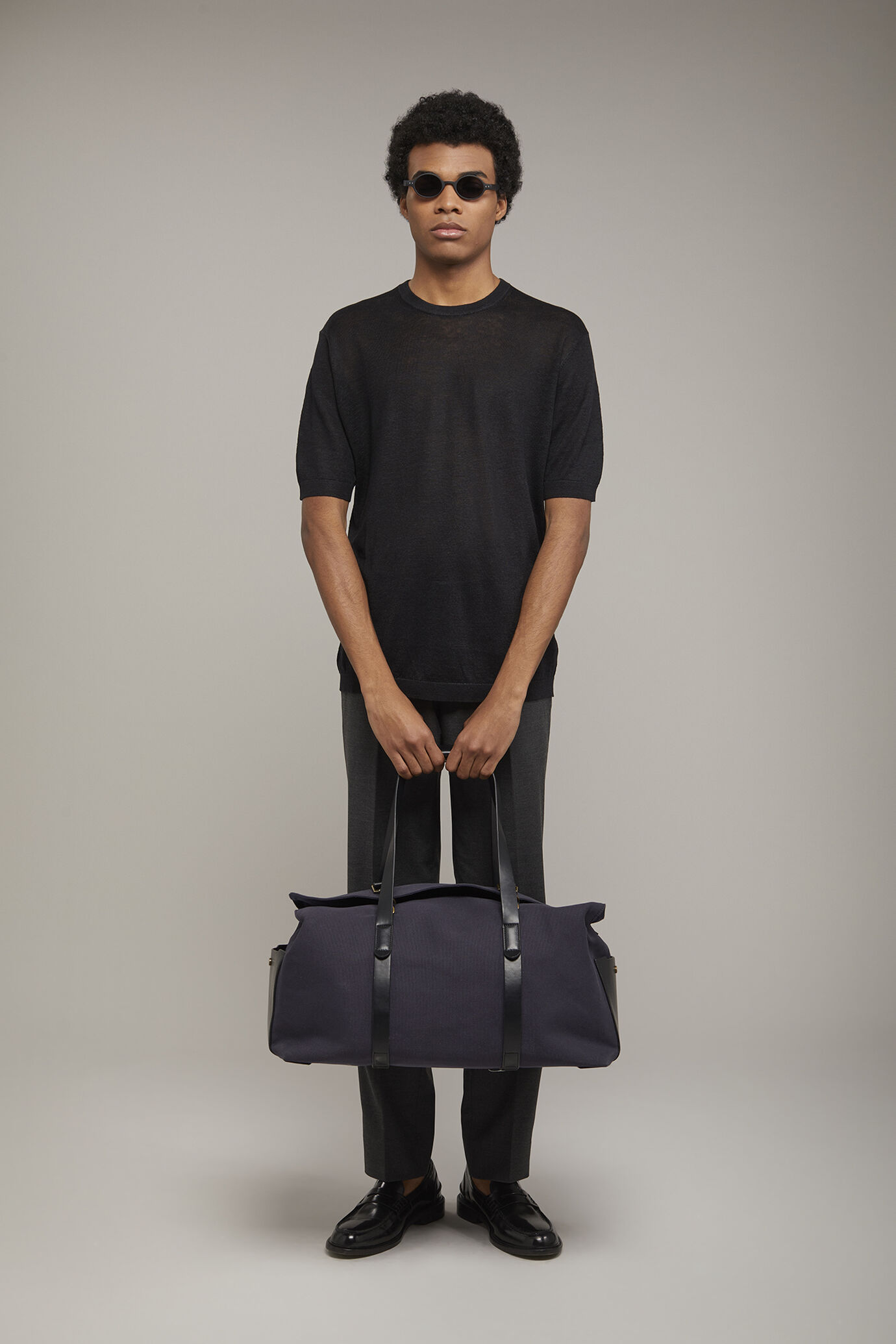 T-shirt homme en maille 100&nbsp;% lin &agrave; manches courtes coupe r&eacute;guli&egrave;re image number 0