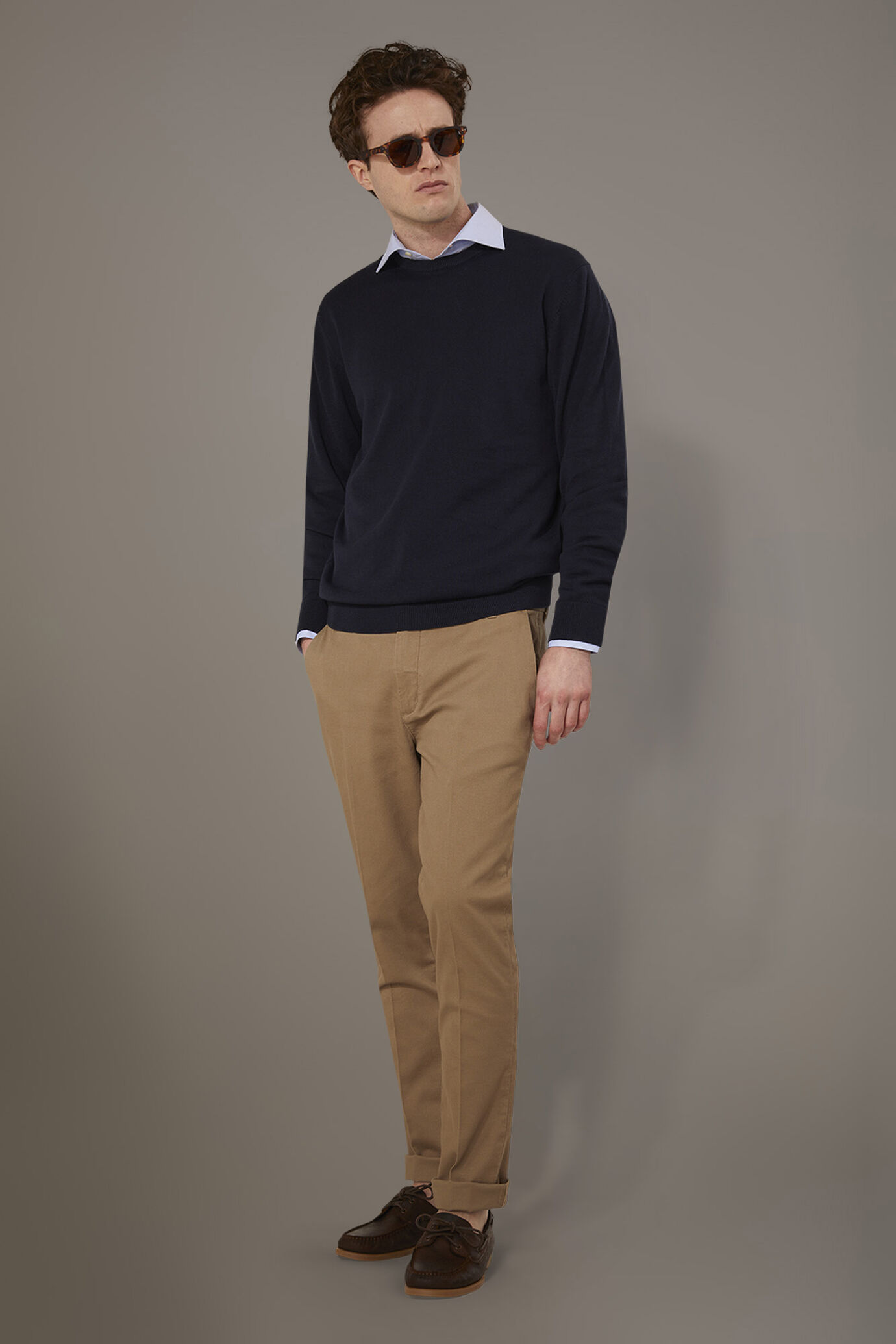 Regular fit chino trousers dobby construction image number 0