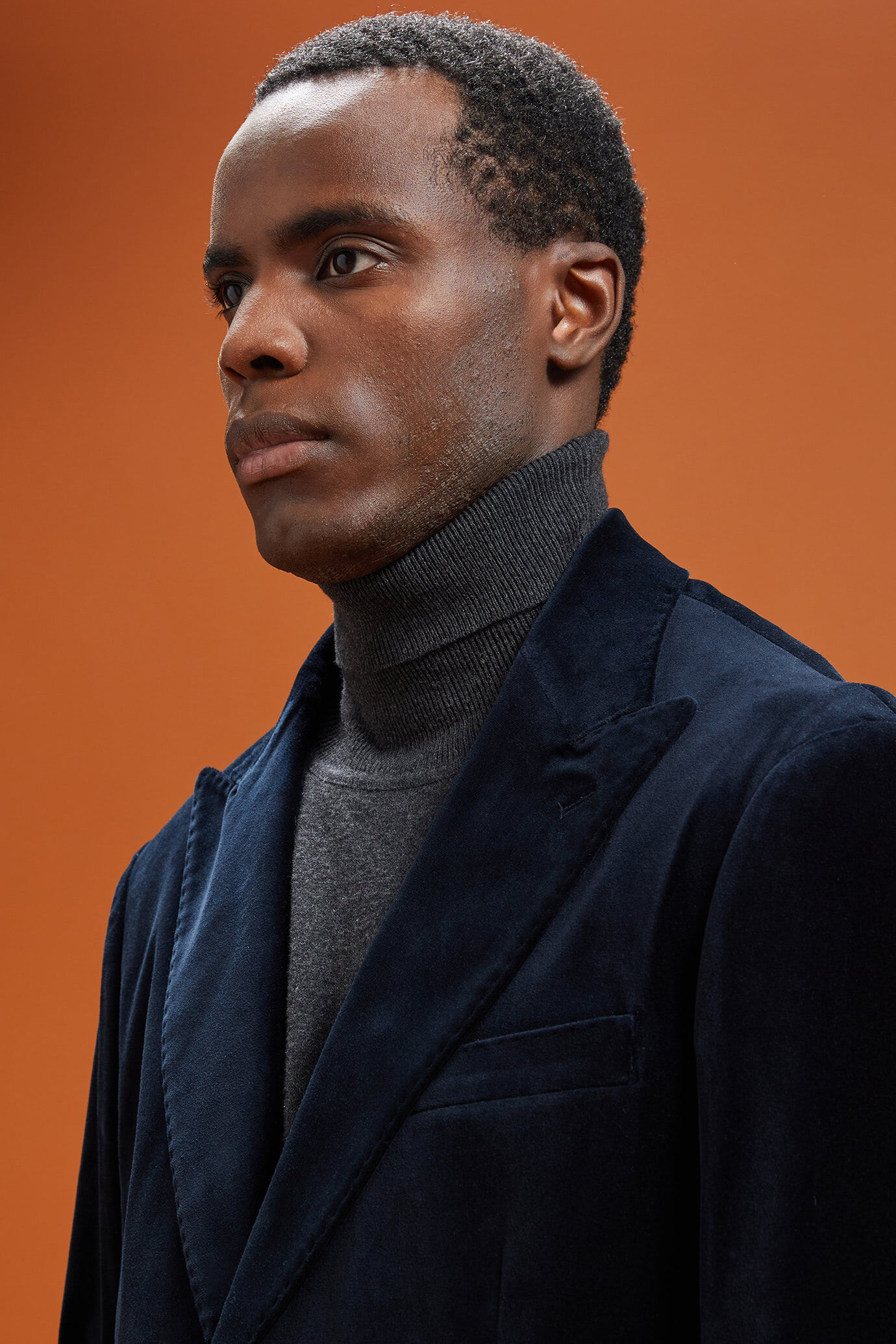 Giacca uomo monopetto con collo a lancia in velluto di cotone regular fit image number 3