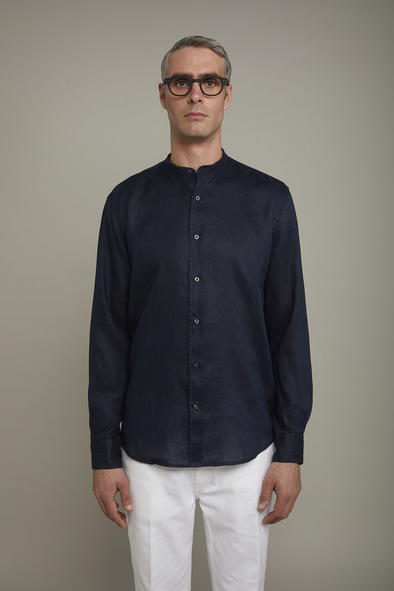 Chemise décontractée homme à col mao en 100 % lin, coupe confort image number 2