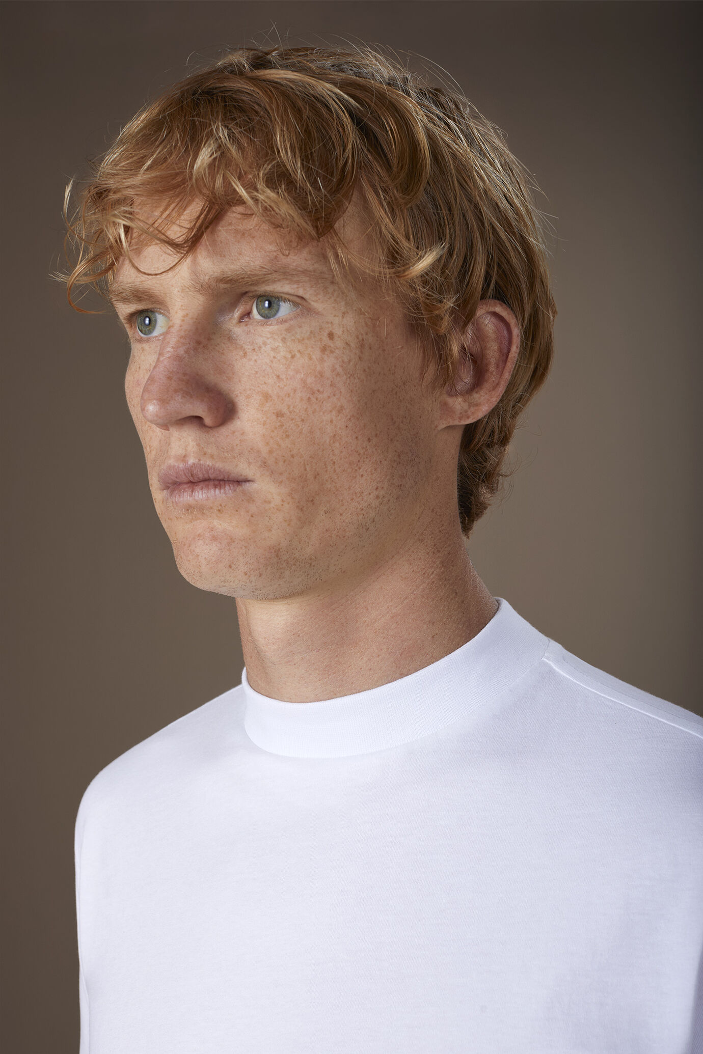 T-shirt uomo con collo alto regular fit image number 2