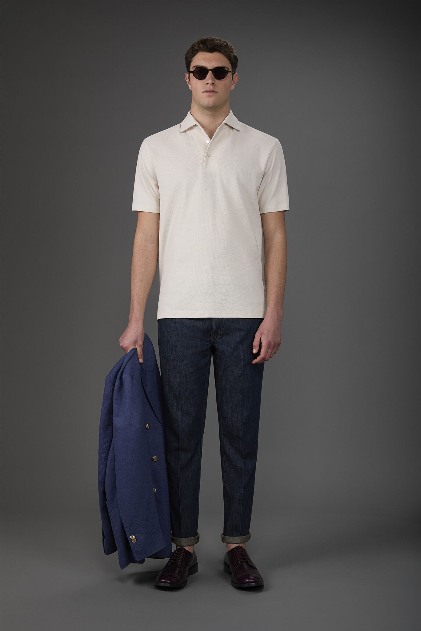 Men's short-sleeved polo shirt in 100% honeycomb cotton image number 1