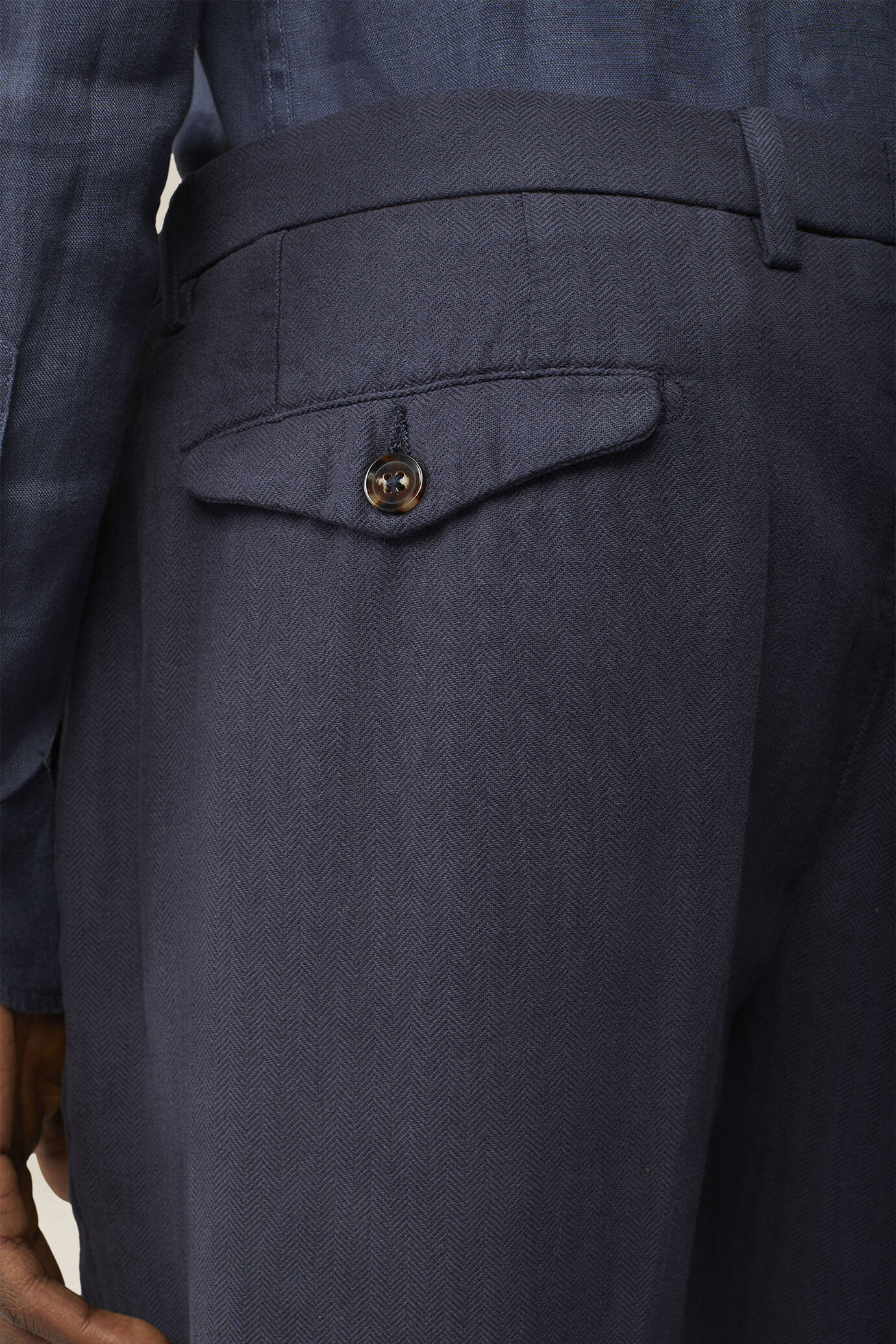 Men's trousers with 2 small pleats image number 3