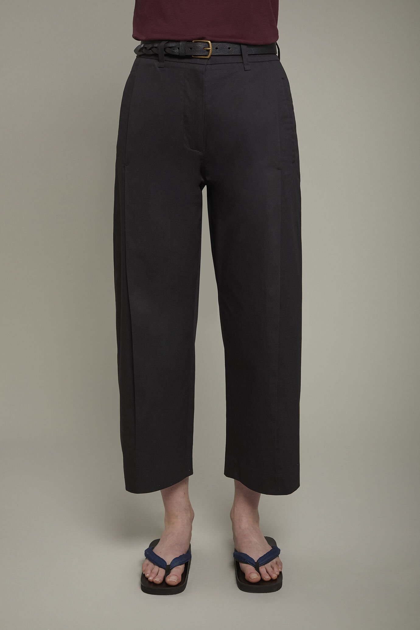 Women’s solid color trousers 100% cotton regular fit image number 3