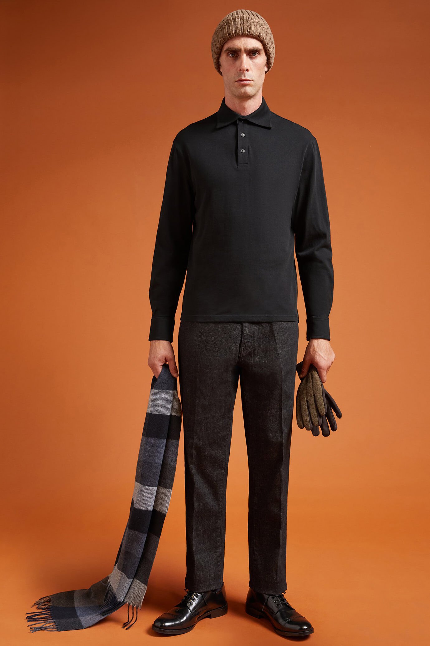 Men's long-sleeved 100% cotton polo shirt with a classic collar in a regular fit image number 1