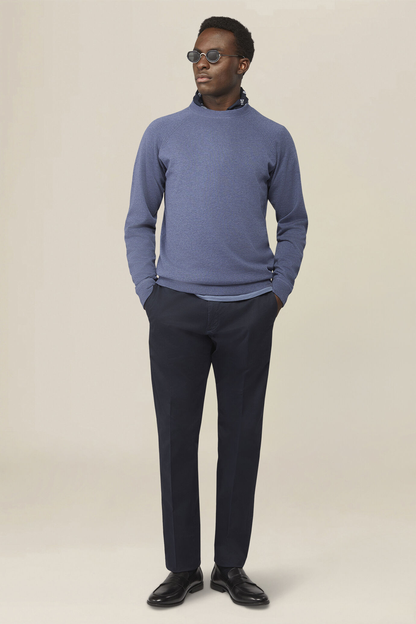 Men's classic chino trousers regular fit image number 0