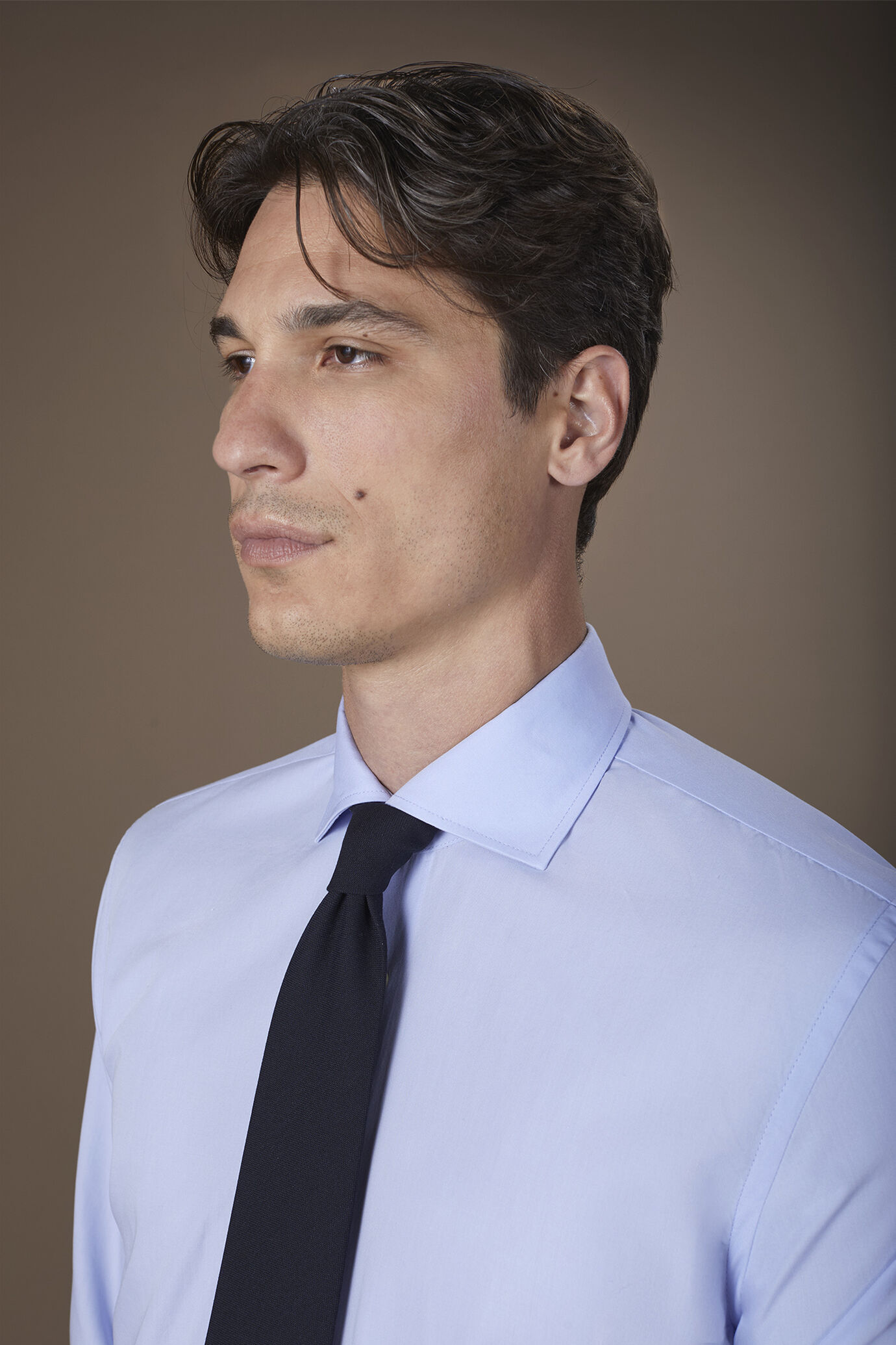 Camicia classica collo francese uomo tinta unita image number 2
