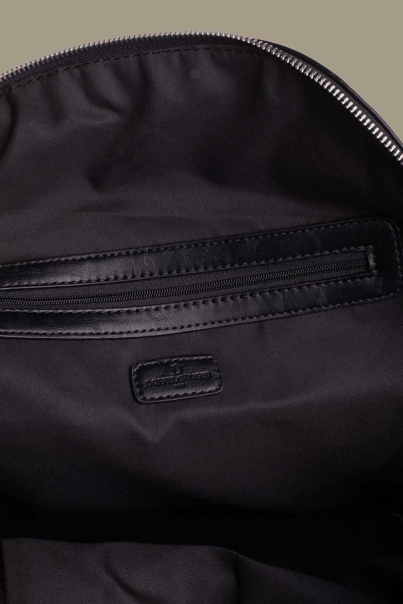 Travel bag image number 2