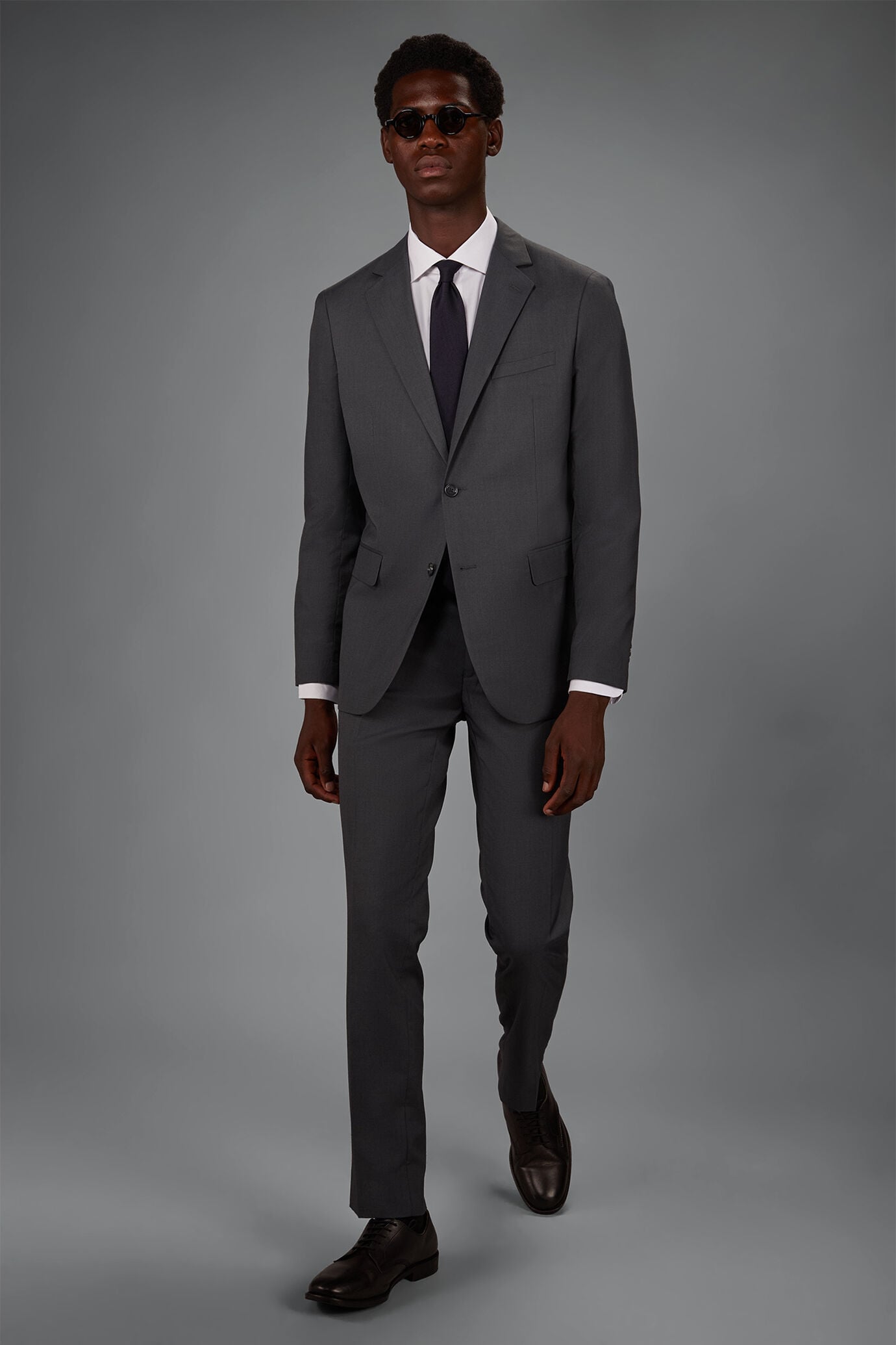 Costume homme &agrave; simple boutonnage en polylaine, coupe classique image number 0