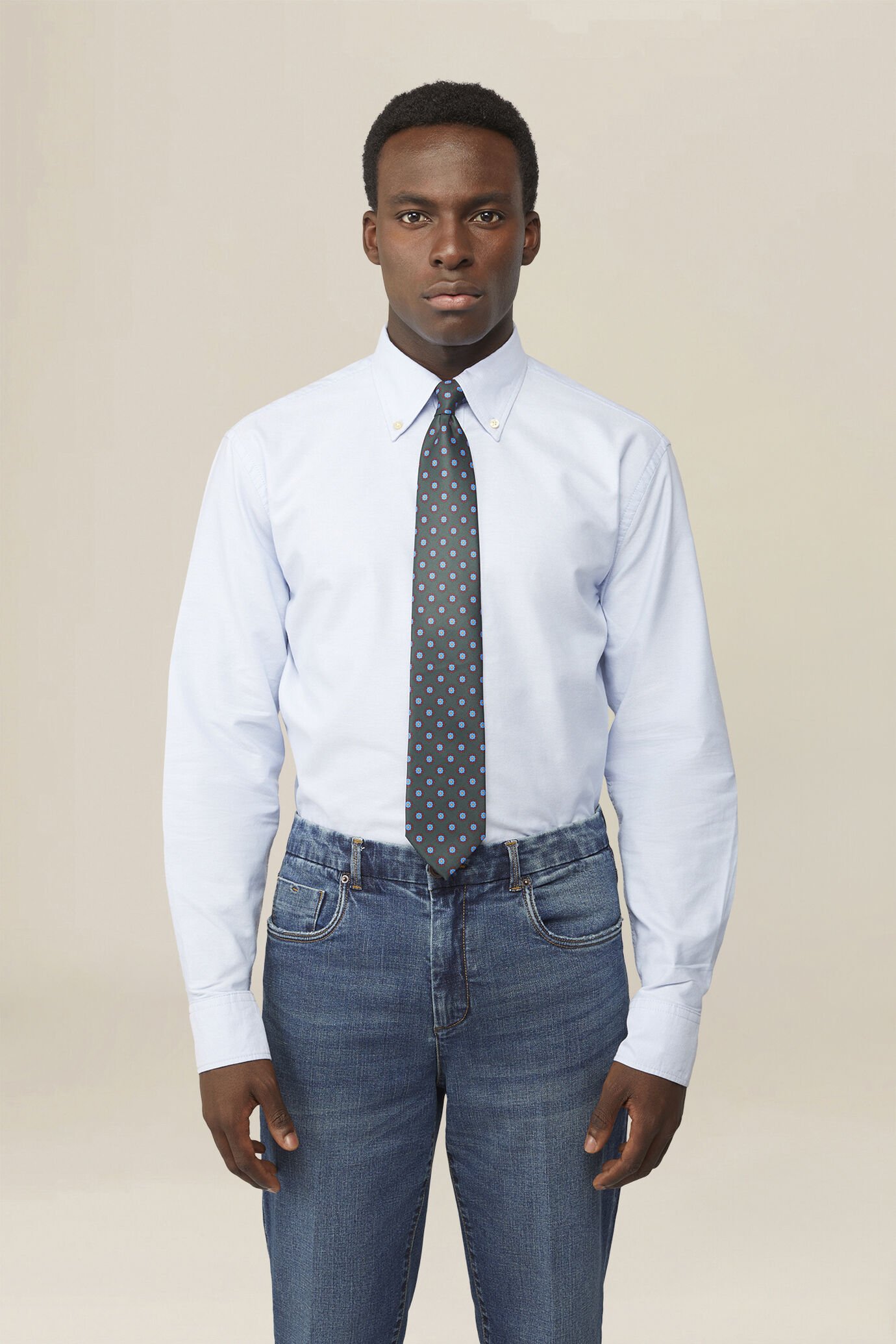 Herrenhemd aus 100 % Baumwolle Oxford, einfarbig, mit Button-Down-Kragen image number 0