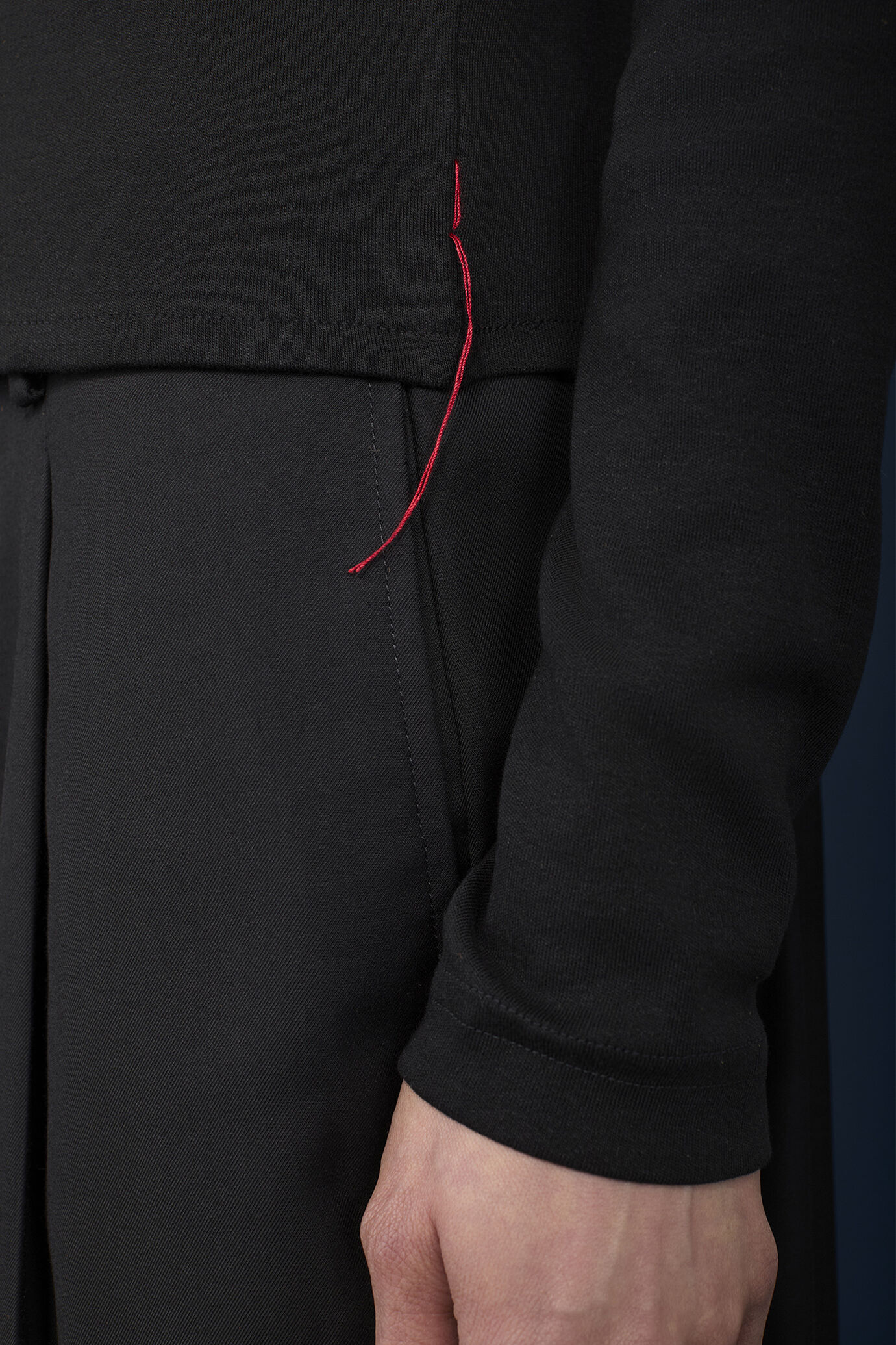 Women's regular fit long-sleeved crew neck T-shirt in 100% cotton image number 3