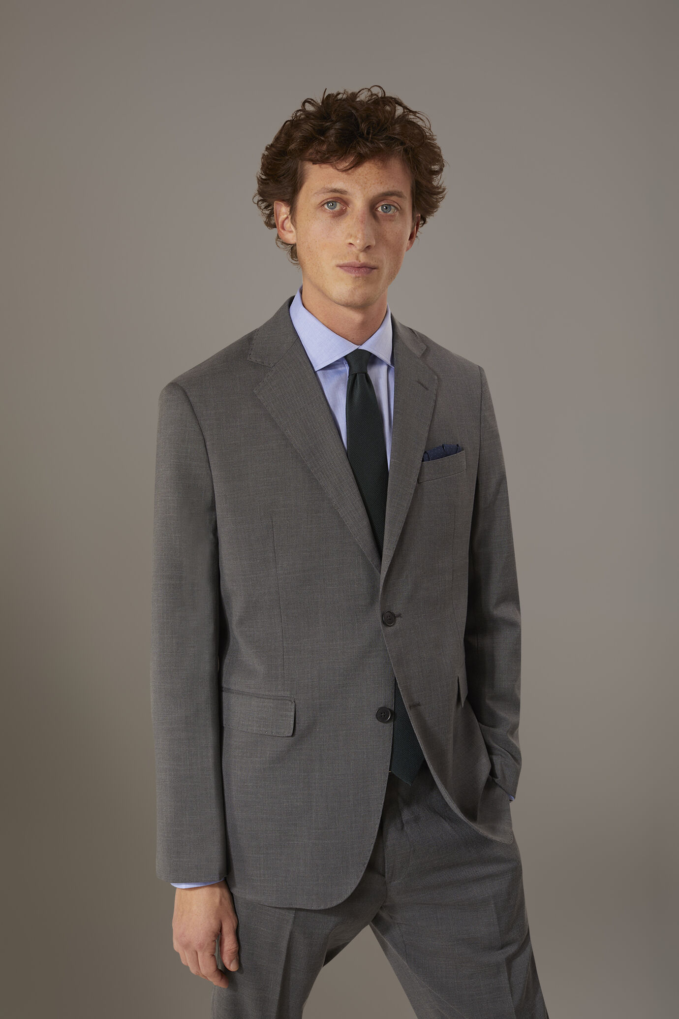 Regular fit single-breasted suit in grisaille fabric image number 1