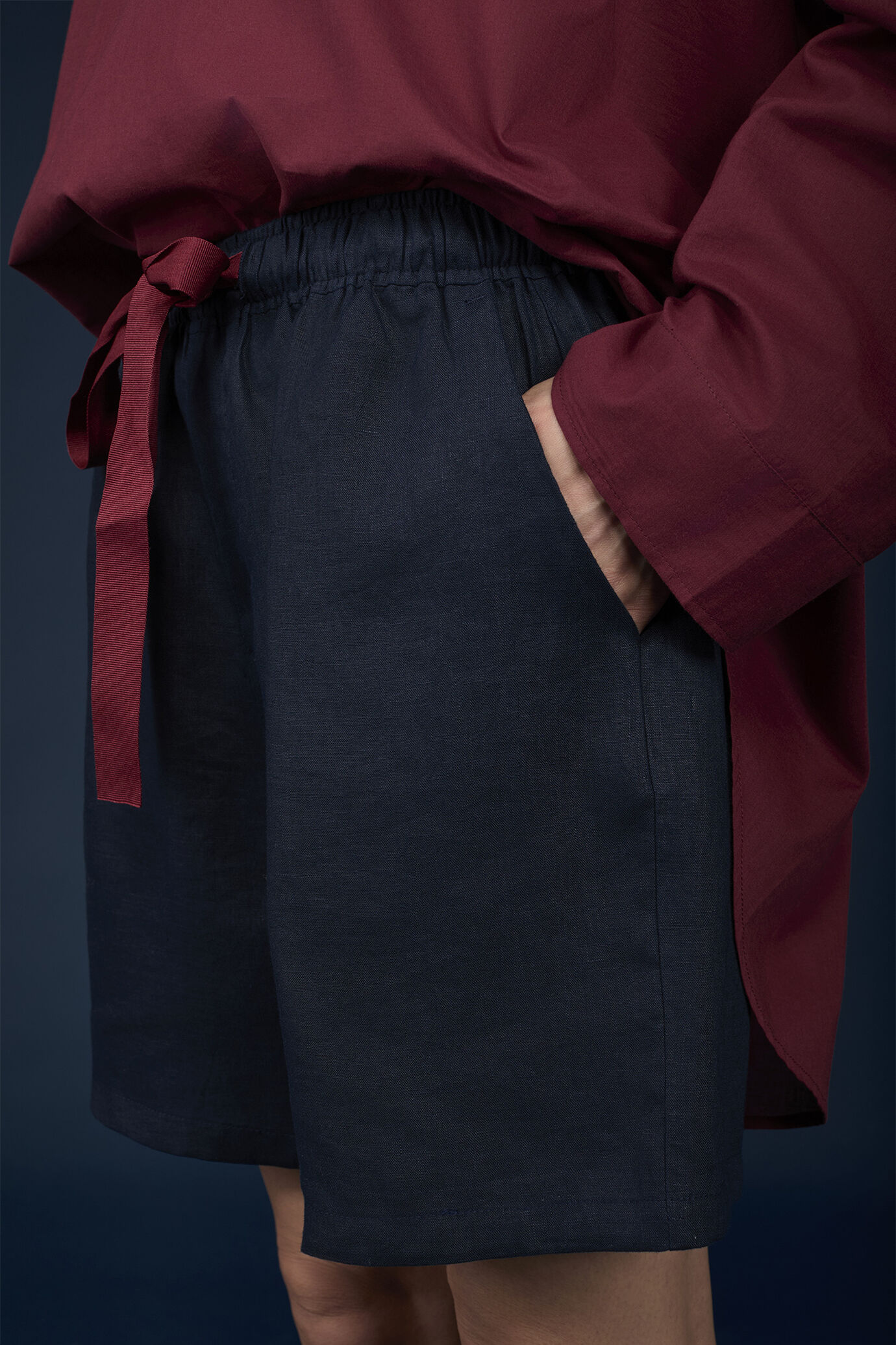Kurze Damen-Bermudashorts mit kontrastierendem, verstellbarem Elastikbund 100 % Leinen image number 3