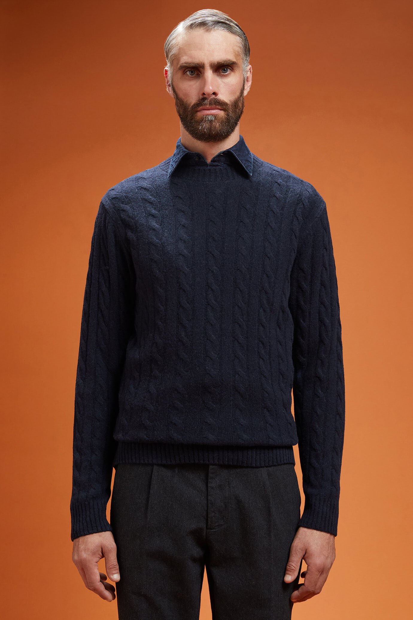 Pull homme à col rond en laine d'agneau, coupe classique image number 0