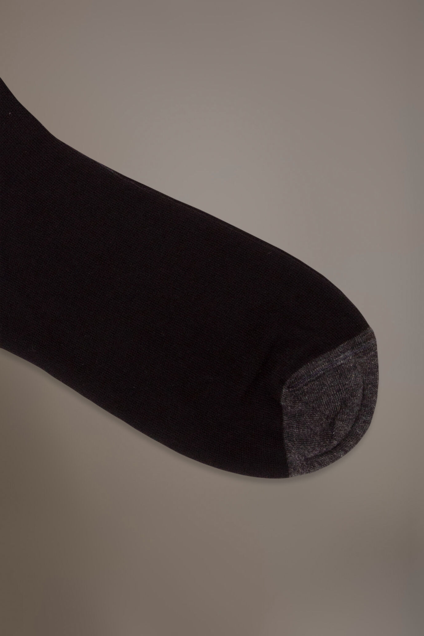 Long solid color socks in stockinette stitch made in Italy image number 1