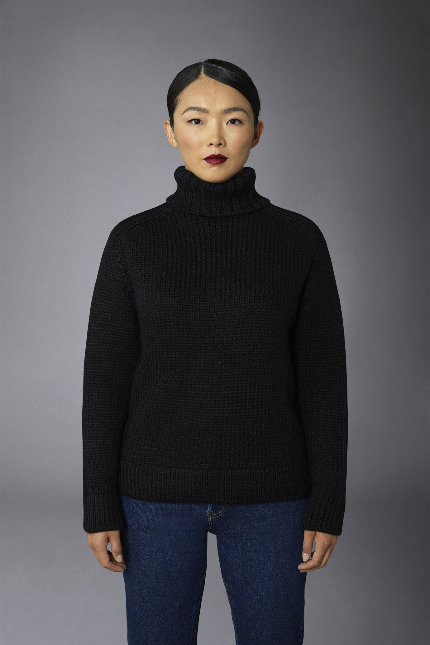 Women's wool-blend turtleneck sweater image number 2
