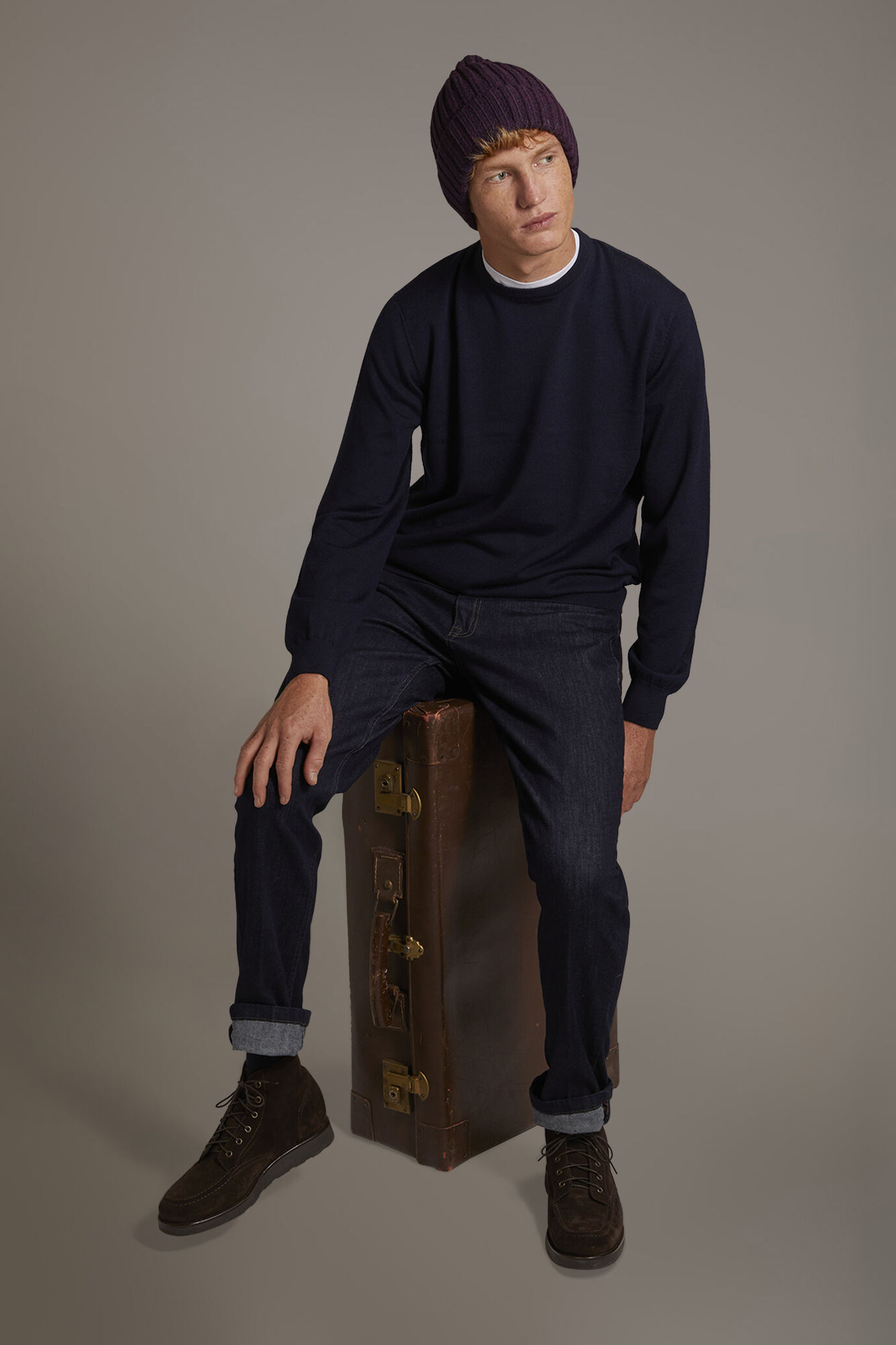 Round neck 100% merino wool sweater image number 0