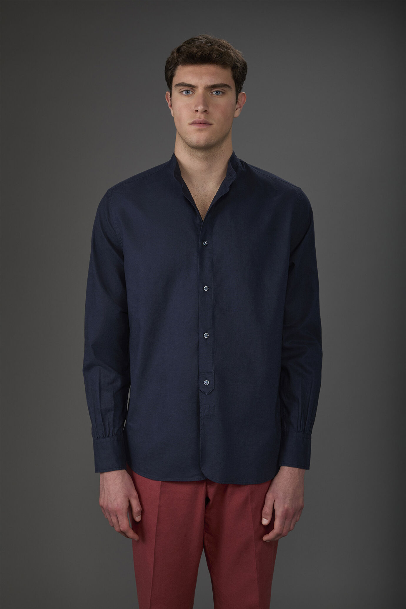 Casual men's shirt with mandarin collar and half button fastening, washed linen and cotton fabric image number 0
