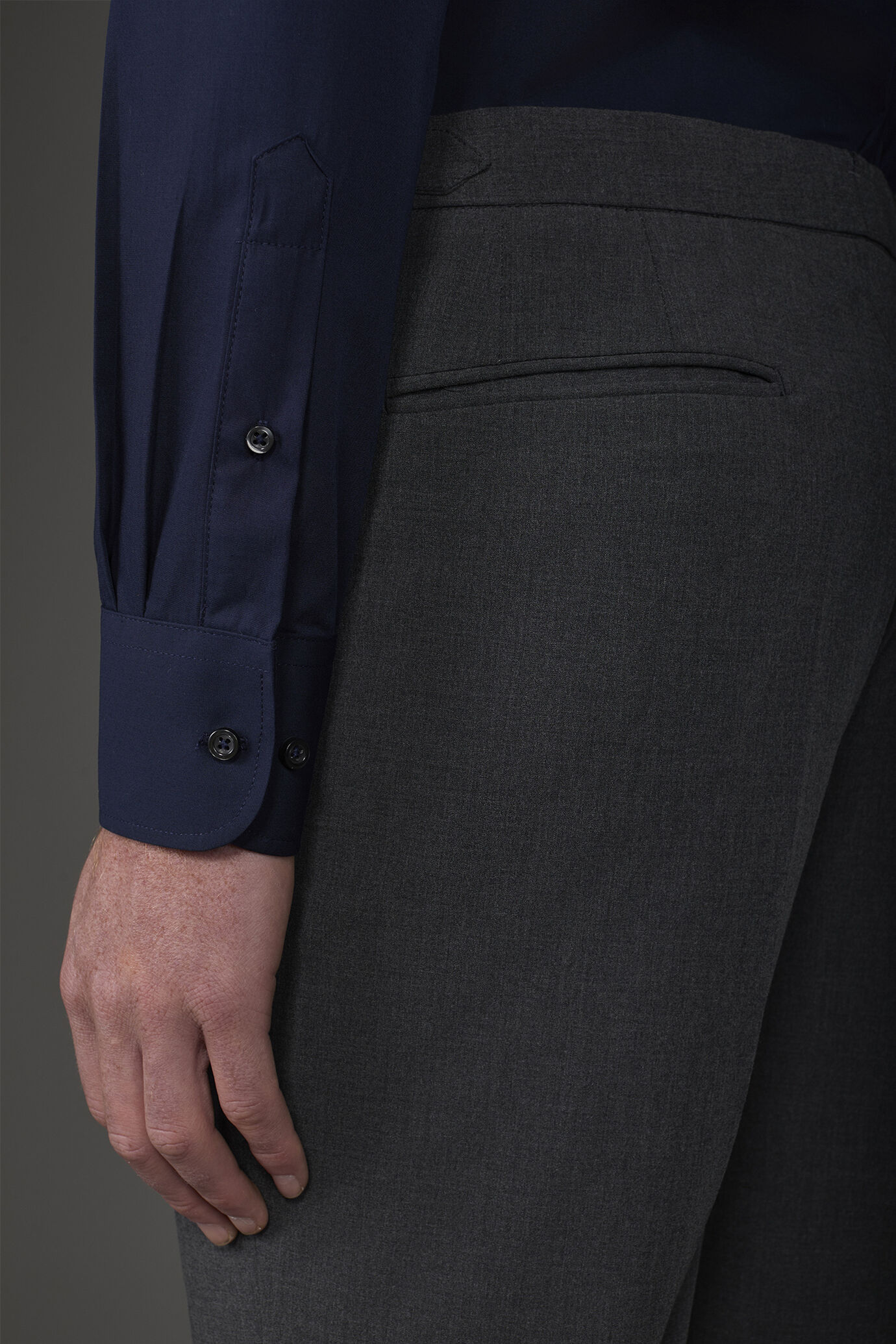 Camicia classica collo francese uomo tinta unita image number 3