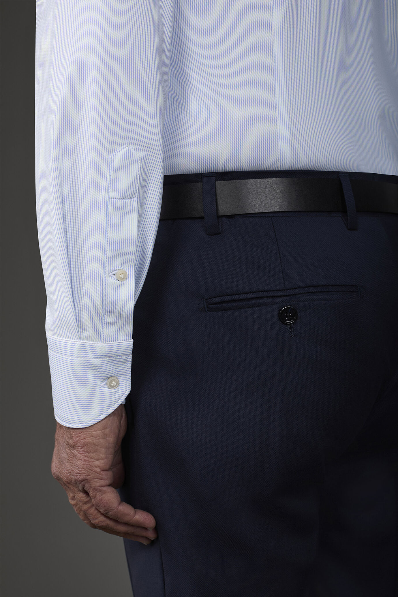 Herrenhemd mit klassischem Kragen aus Nylon-Stretch-Gewebe mit Twill-Konstruktion image number 3