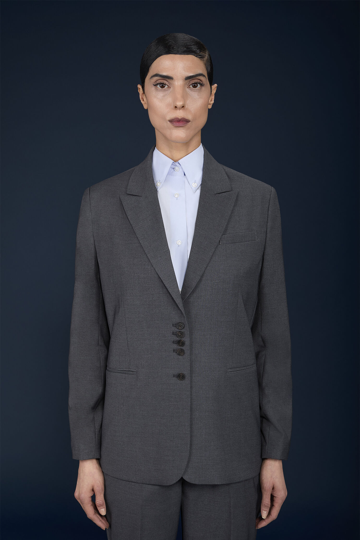 Formeller, einreihige Damenblazer mit spitzem Revers
