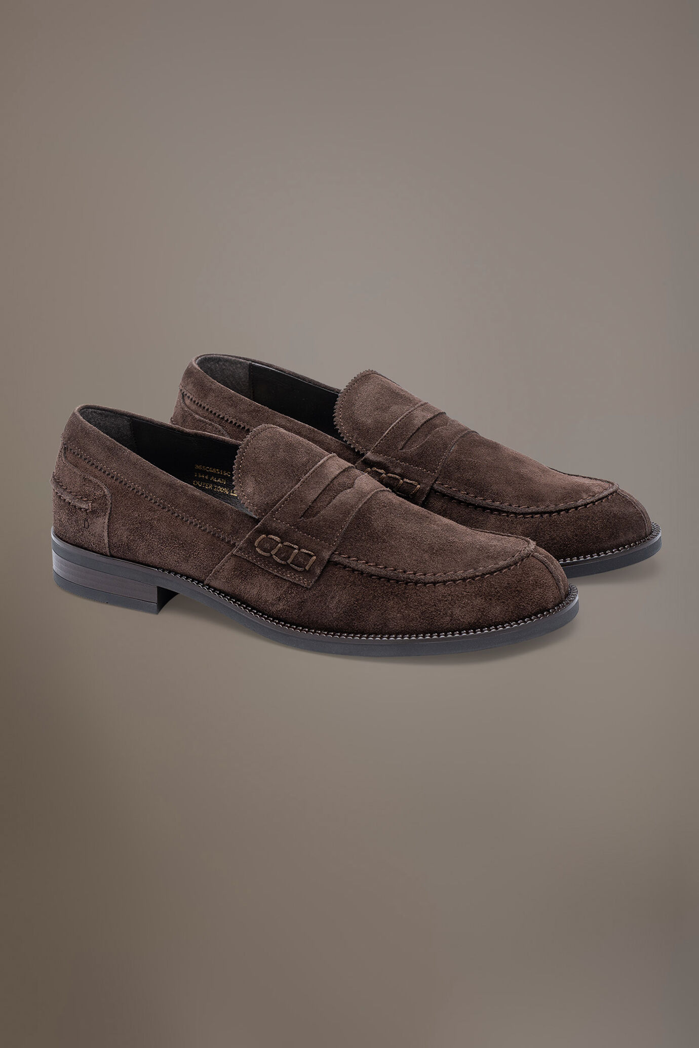 Mocassin 100% suède avec semeille en caoutchouc image number 0