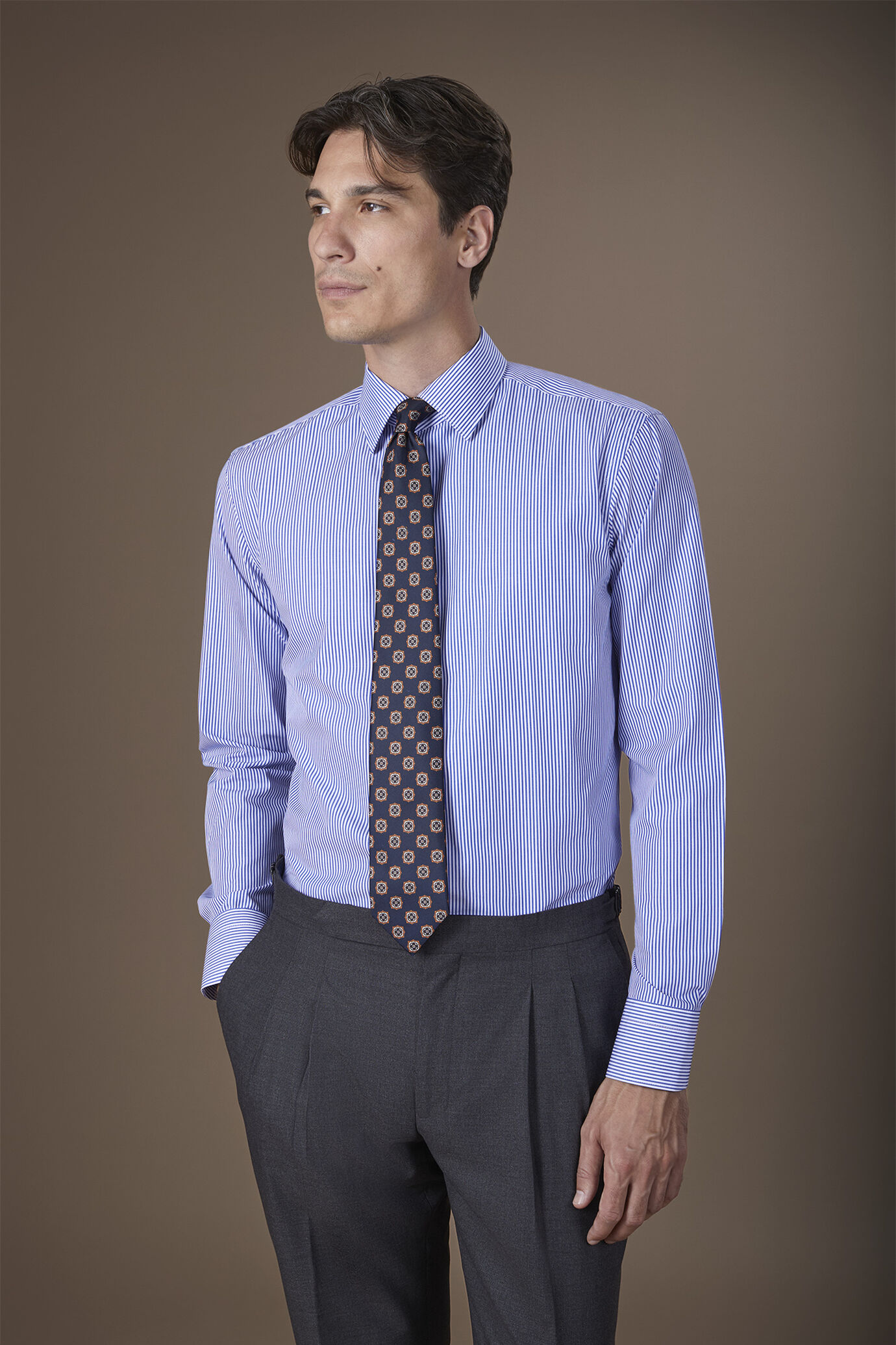 Camicia uomo con collo classico in 100% cotone rigato image number 0