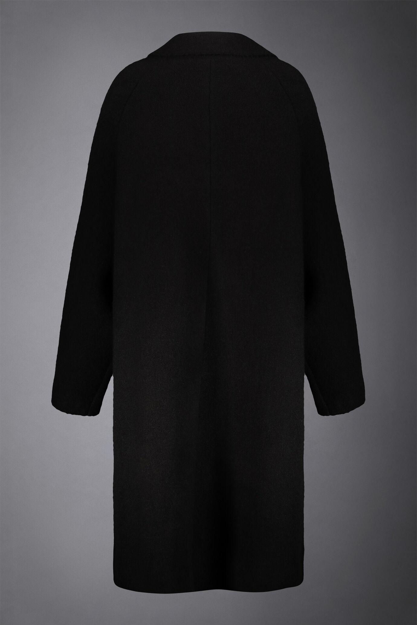 Women's oversized coat in soft wool-blend knit image number 5