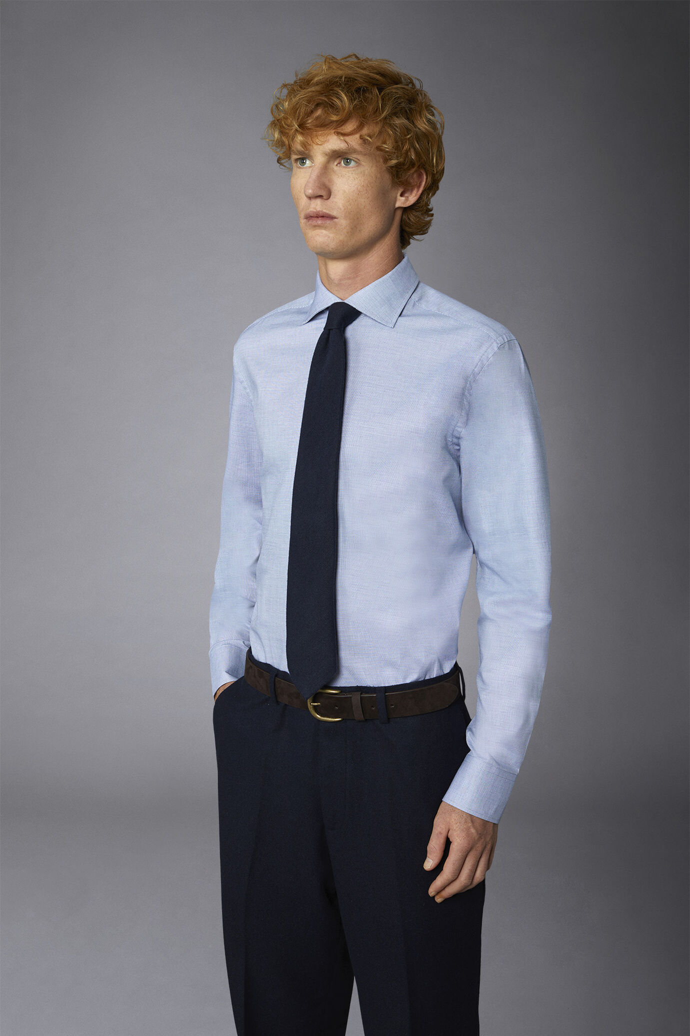 Camicia classica uomo collo francese regular fit tessuto armaturato image number 2