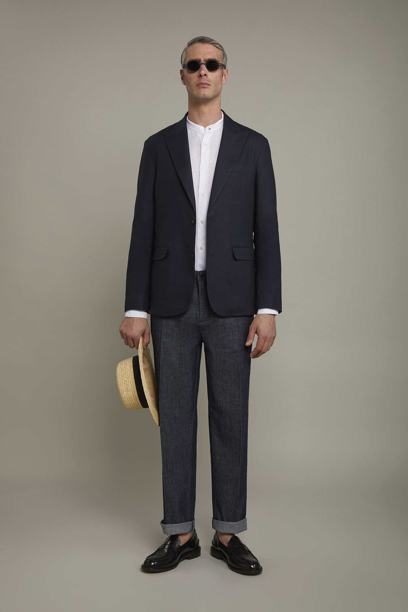 Men's single-breasted unlined linen and cotton blazer with regular fit lapels