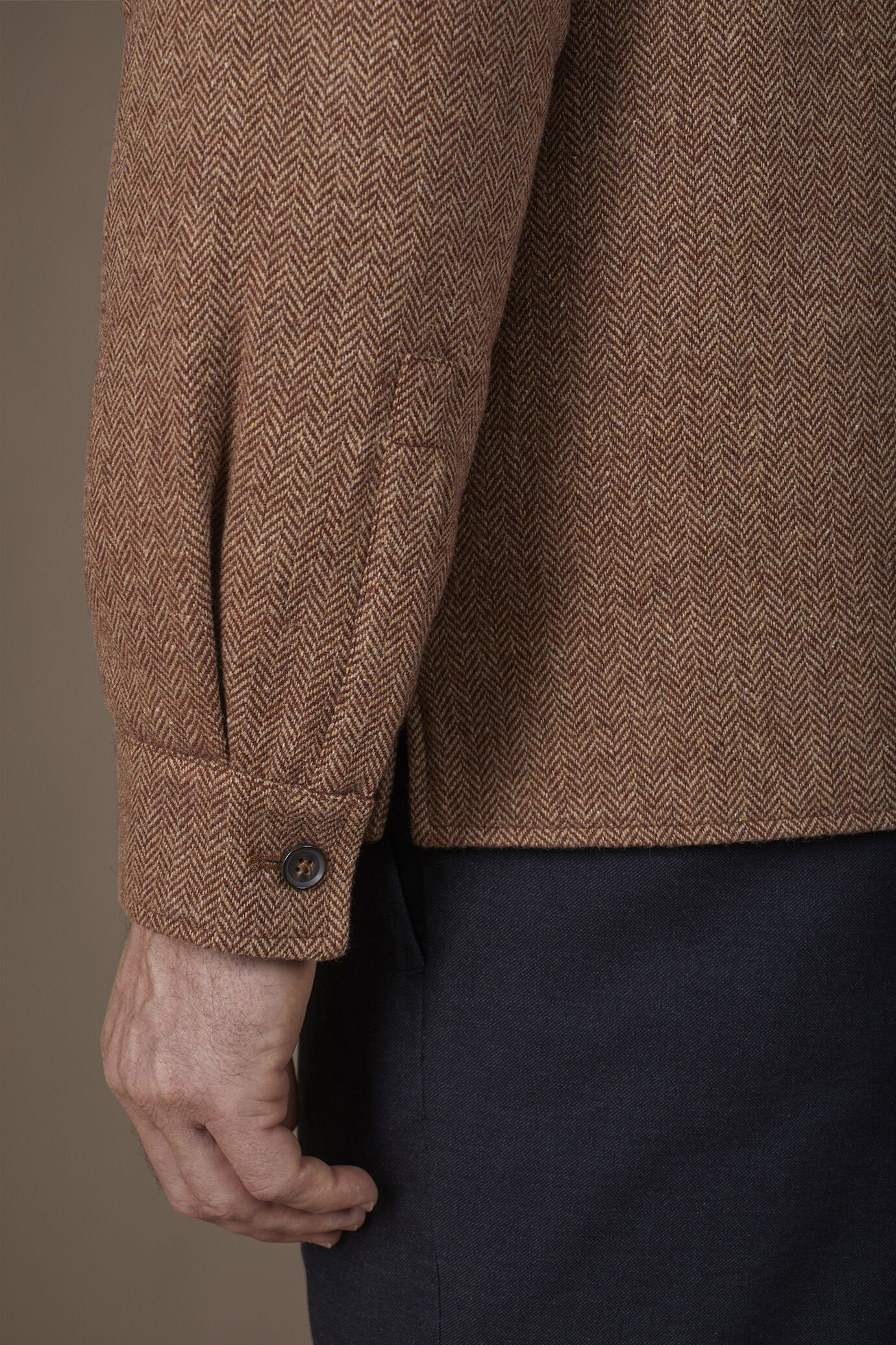 Herren-Overshirt mit Grätenmuster aus Wollgemisch in normaler Passform image number 4