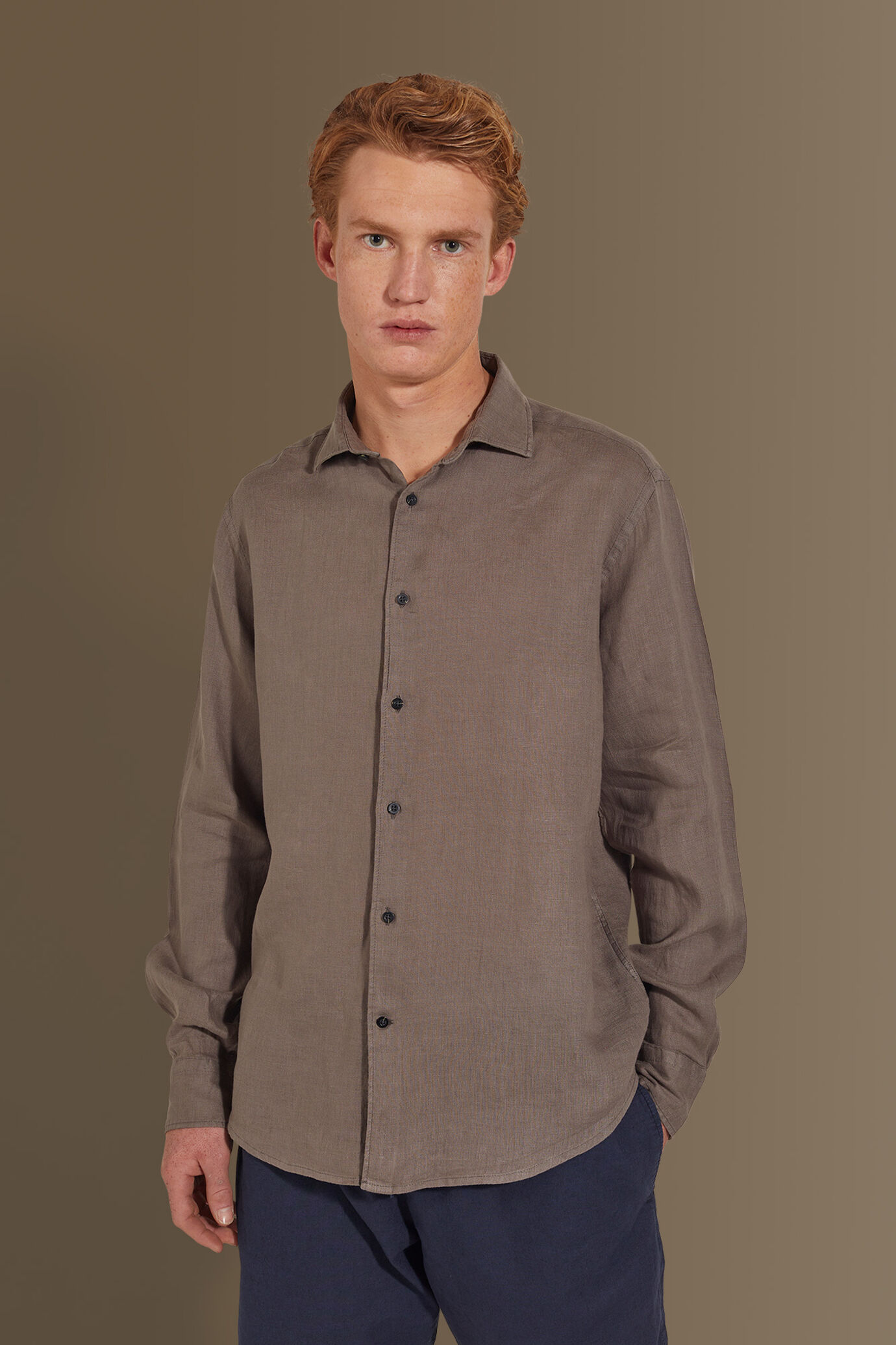 Camicia casual uomo collo francese 100% lino tinta unita image number 0