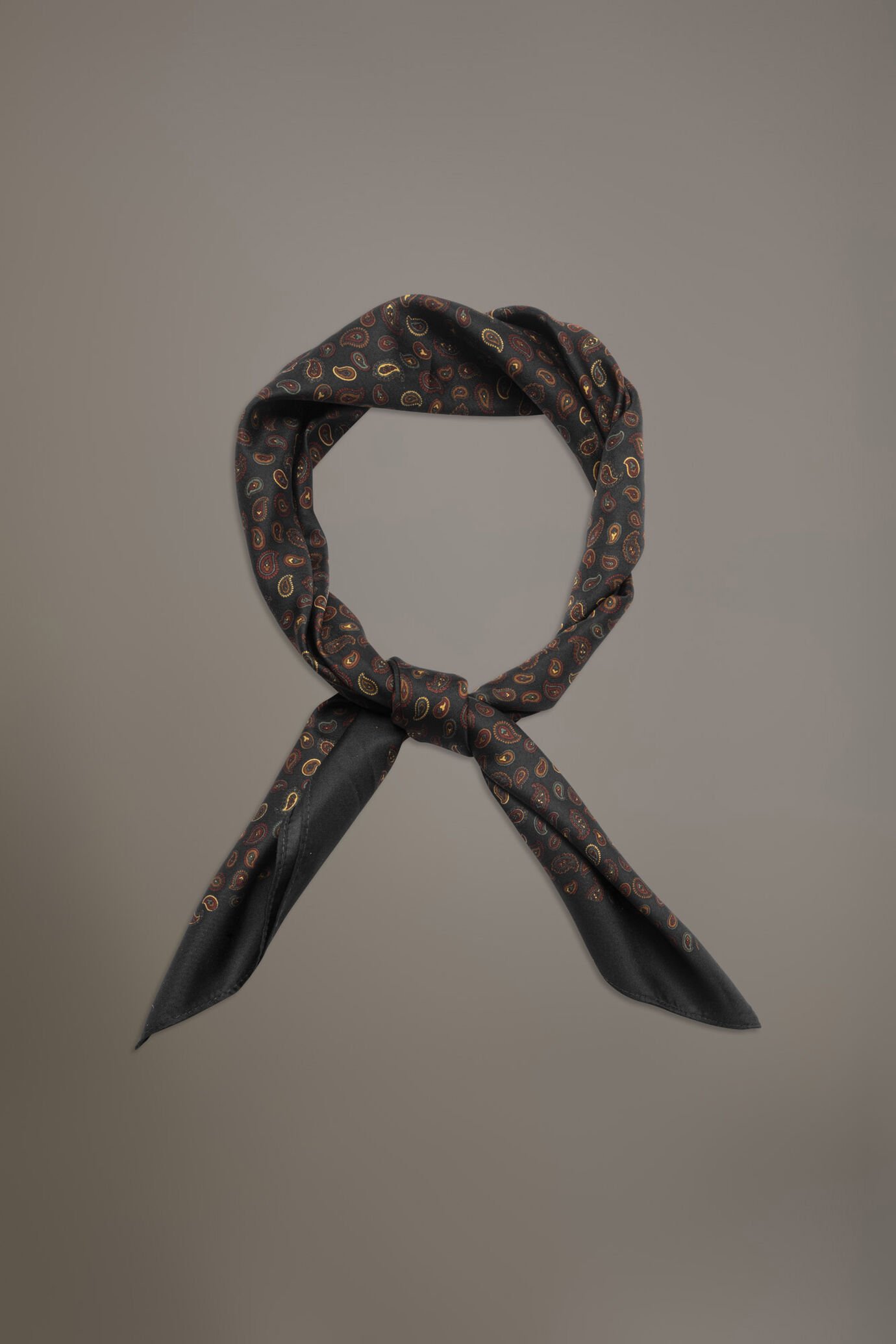 Patterned printed twill foulard