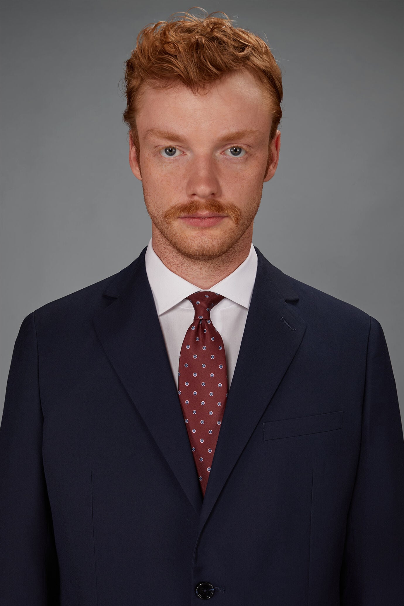 Costume homme &agrave; simple boutonnage en polylaine, coupe classique image number 2