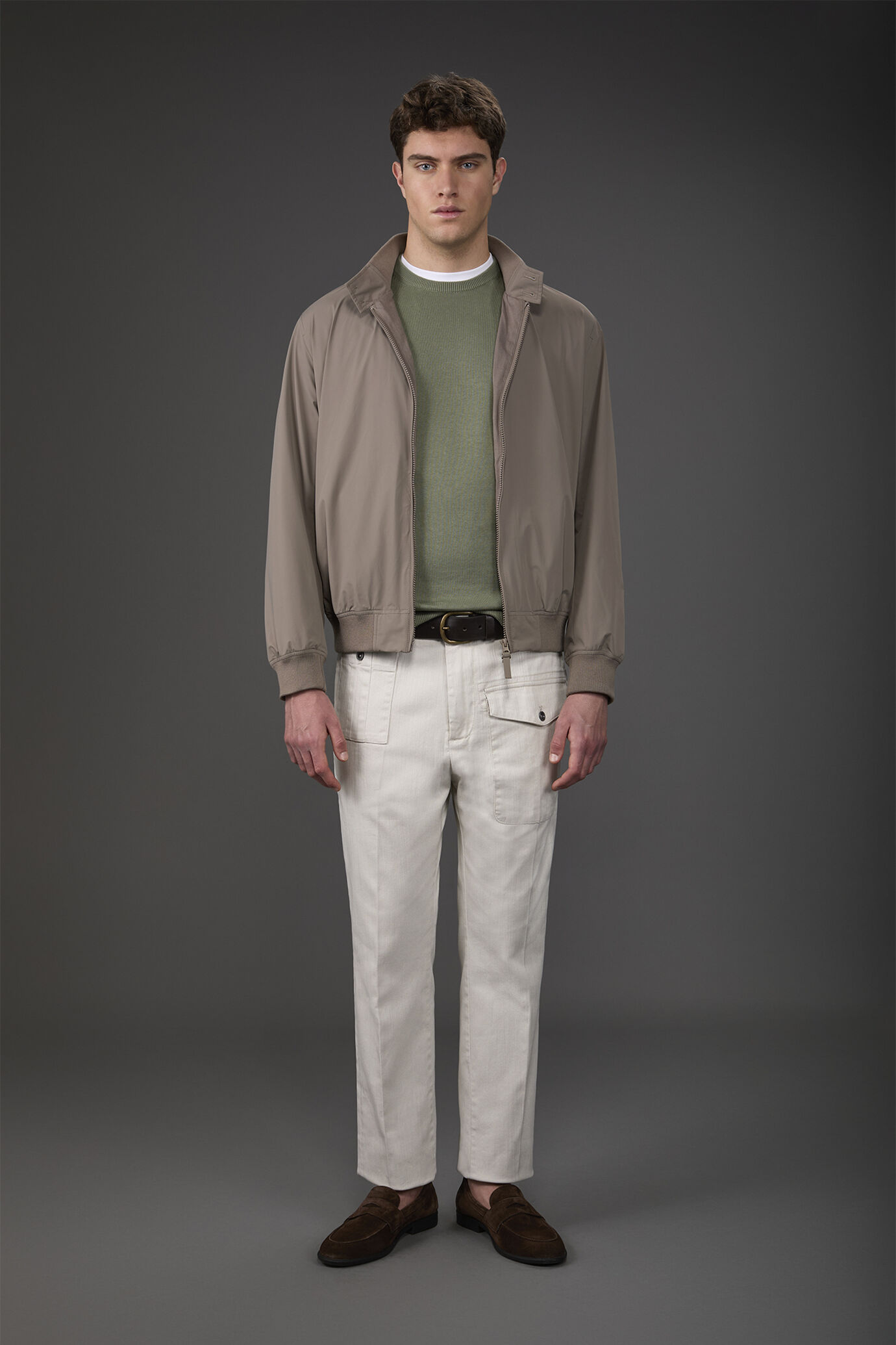 Herrenhose im Worker-Style aus diagonalem Gewebe in normaler Passform