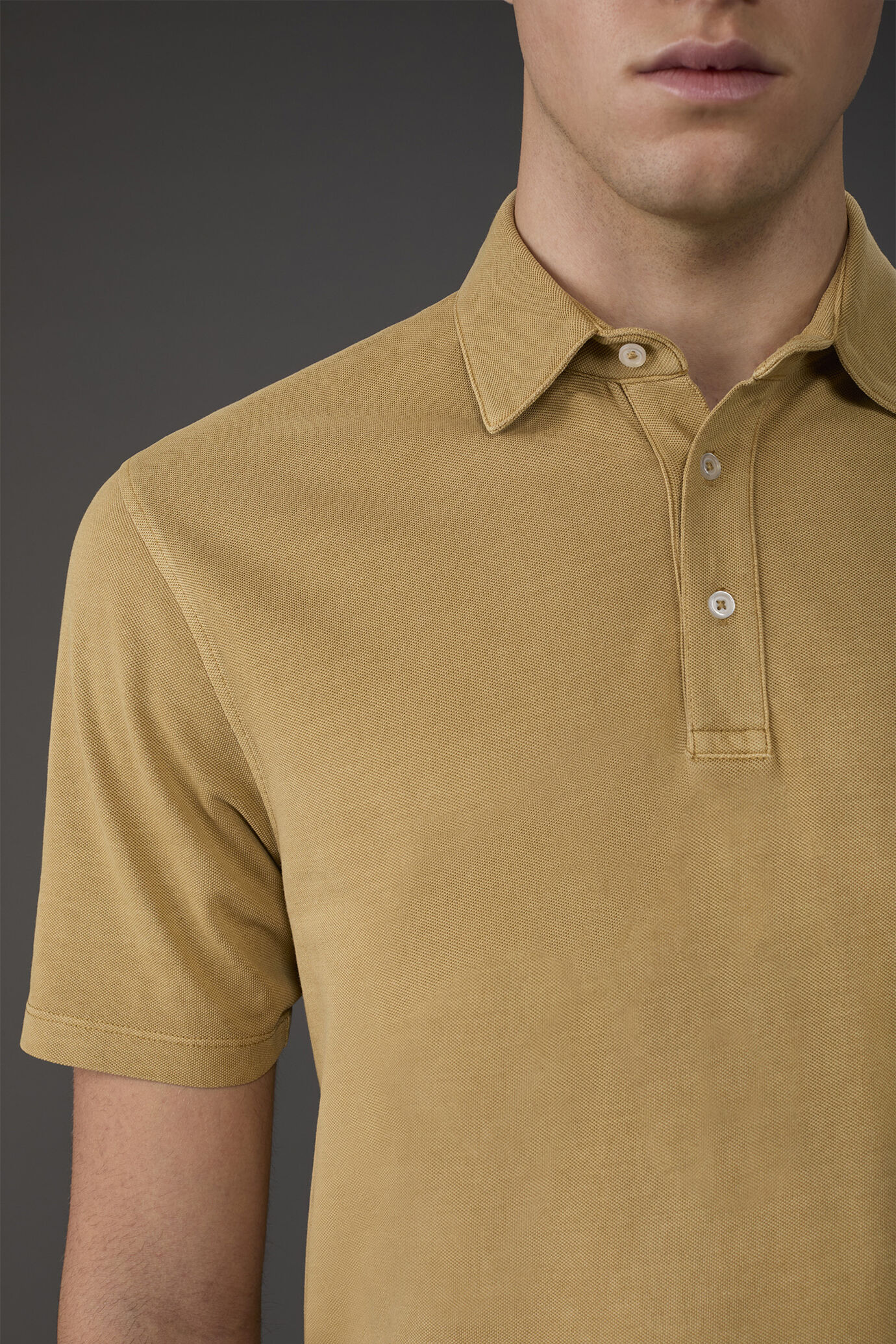 Polo homme, manches courtes, en 100% coton piqué image number 3