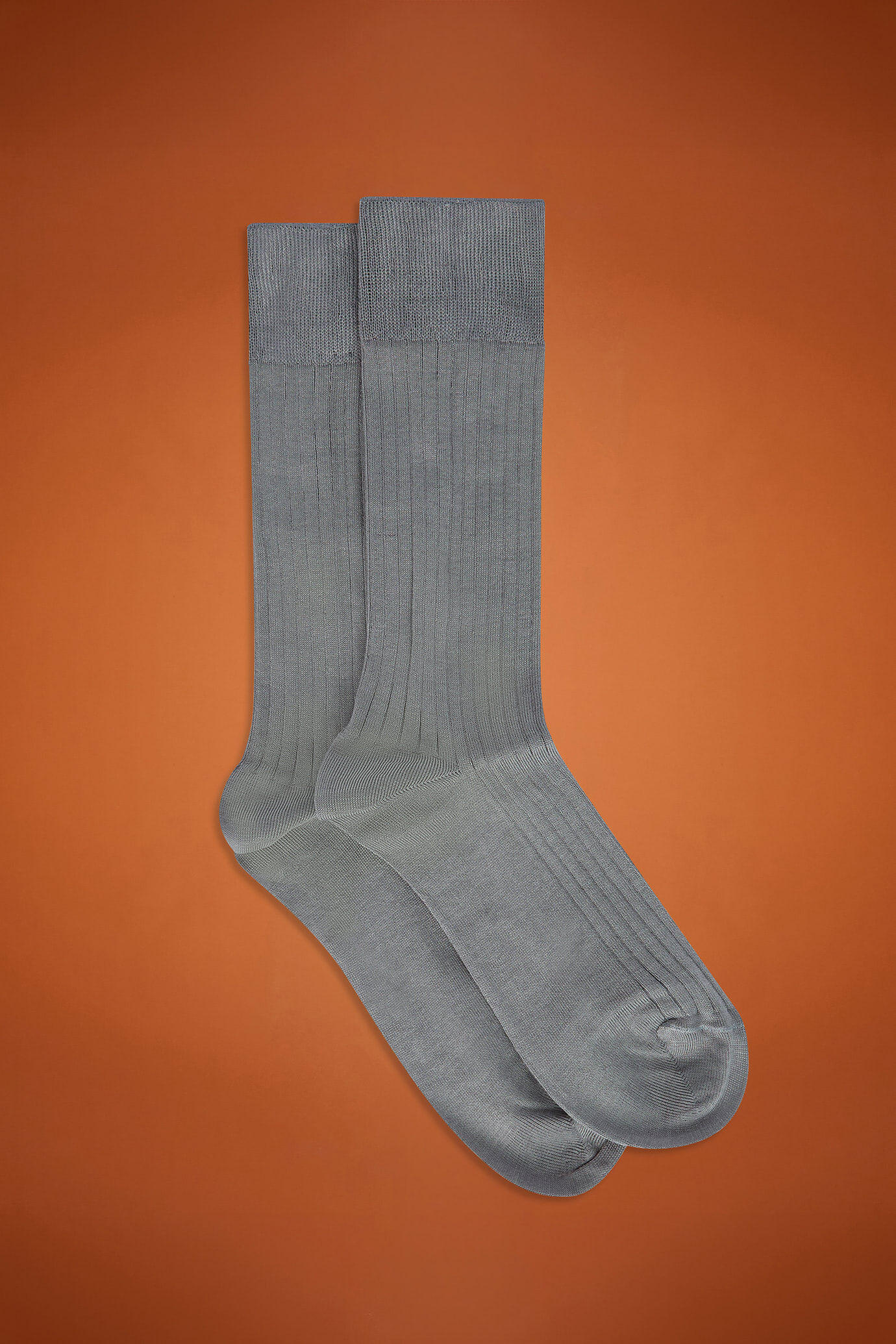 Einfarbige, gerippte Damensocken, hergestellt in Italien