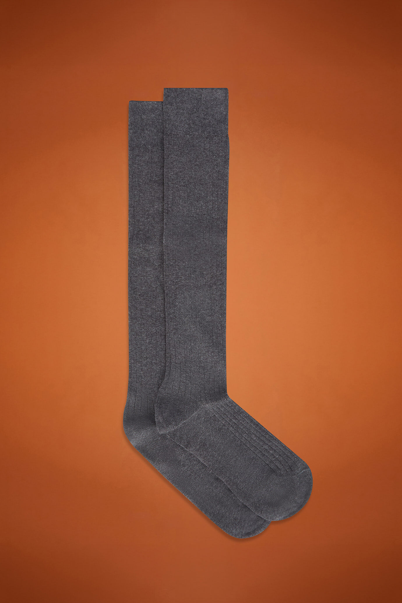 Men's long socks in a plain ribbed knit, made in Italy image number 0